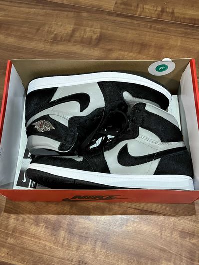 Nike Women's Air Jordan 1 Retro High OG "Medium Grey"
