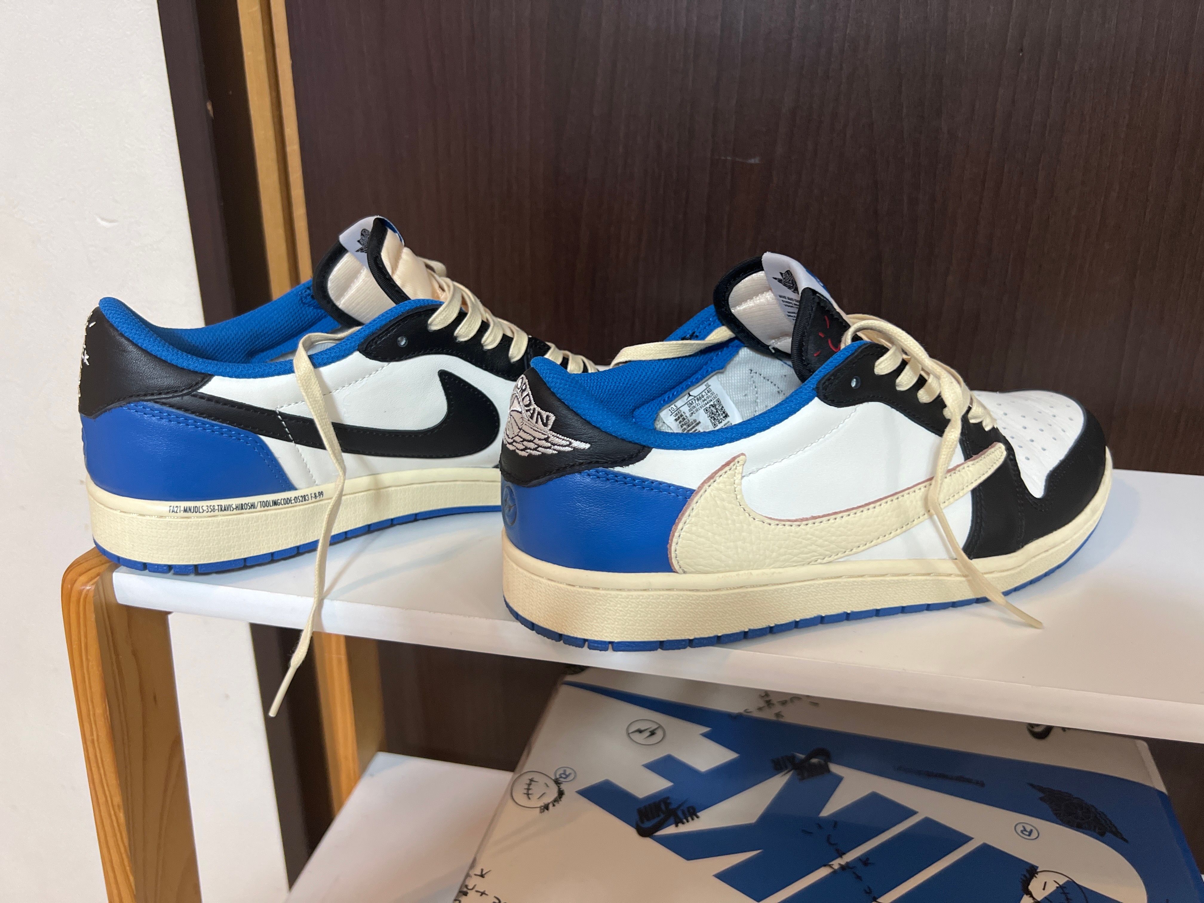 Travis Scott × fragment design × Nike Air Jordan 1 Low OG SP "Military Blue"