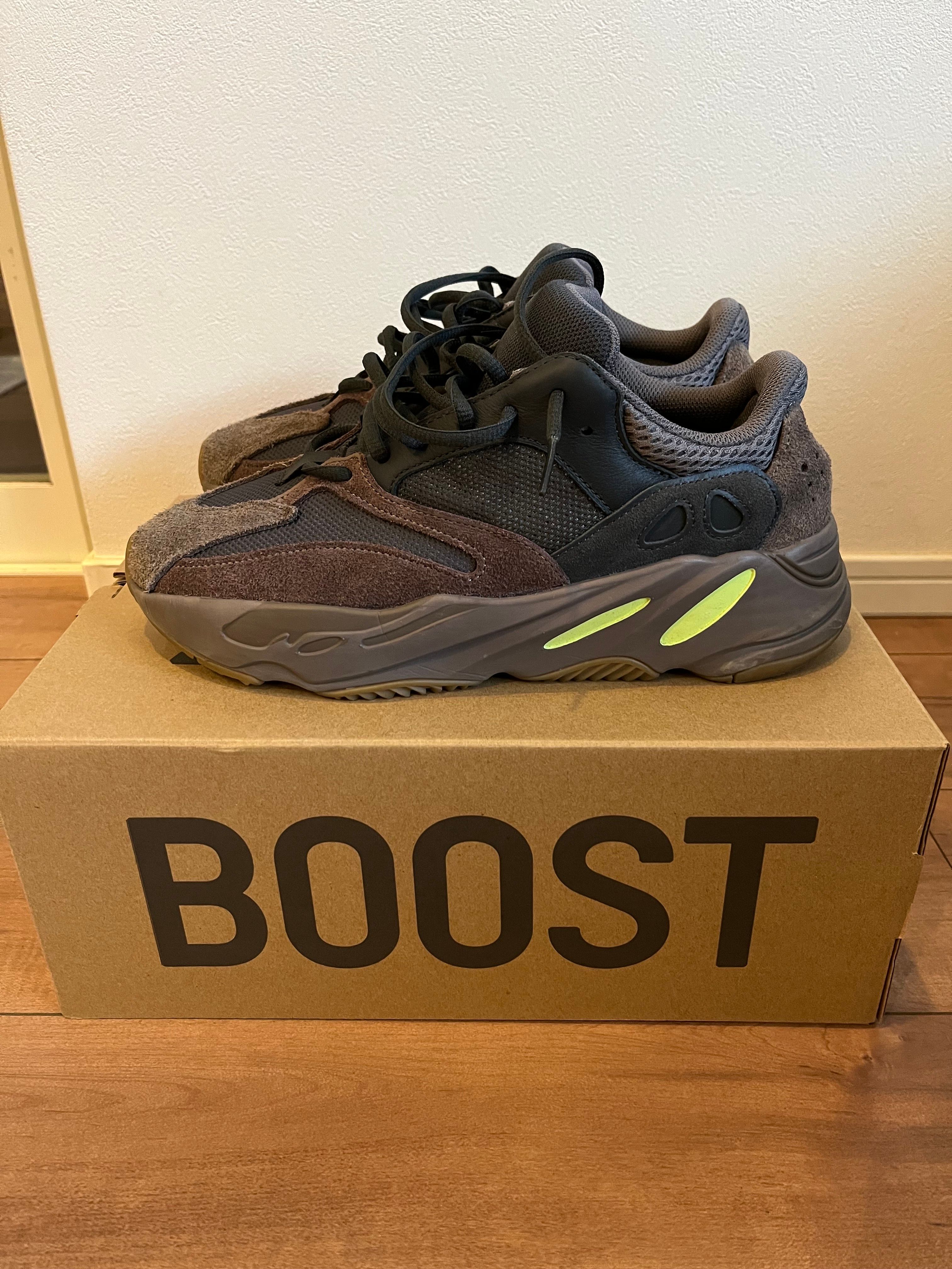 YEEZY BOOST 700 WAVE RUNNER DARK GREY