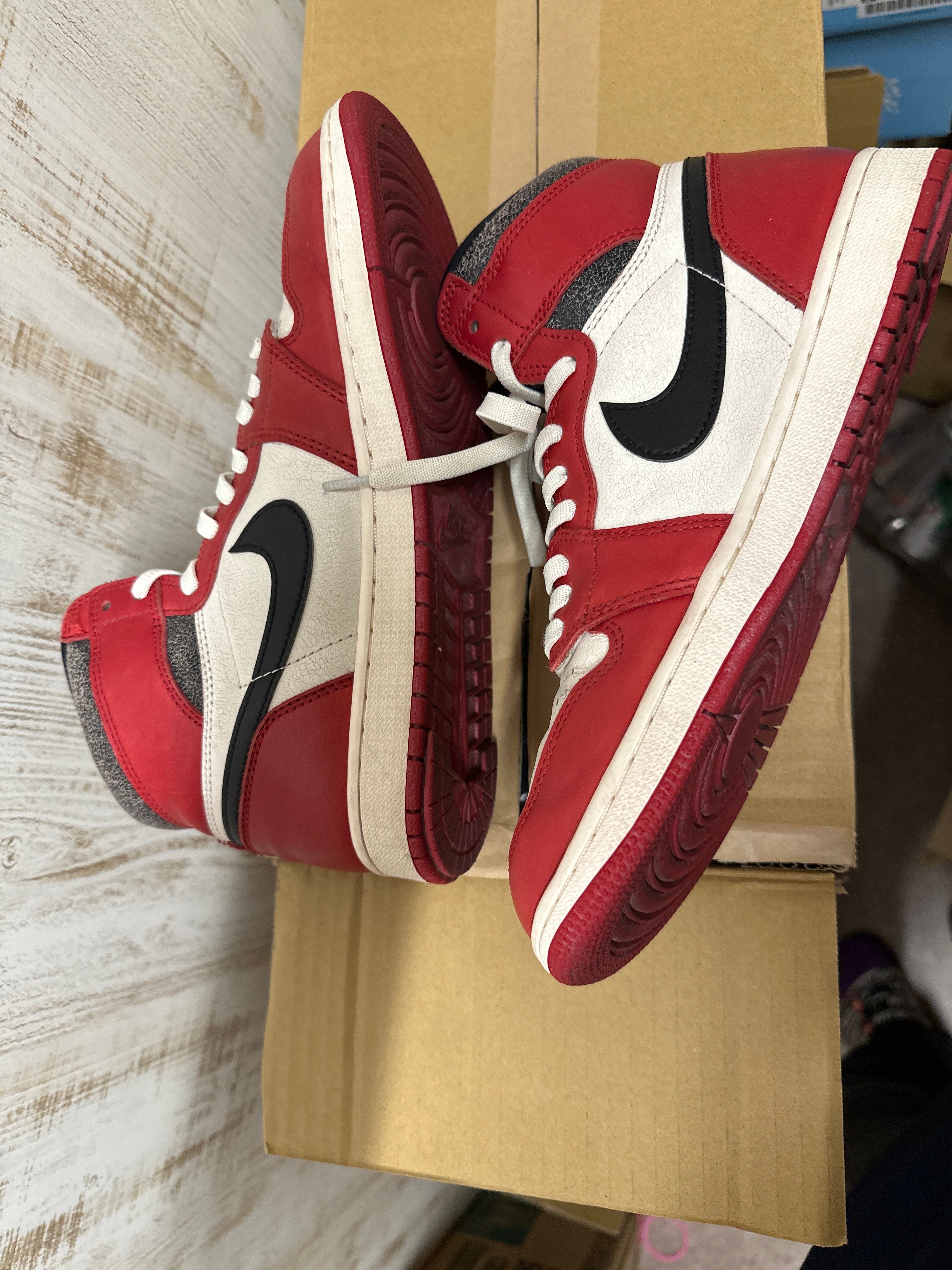 Nike Air Jordan 1 High OG "Lost & Found/Chicago"