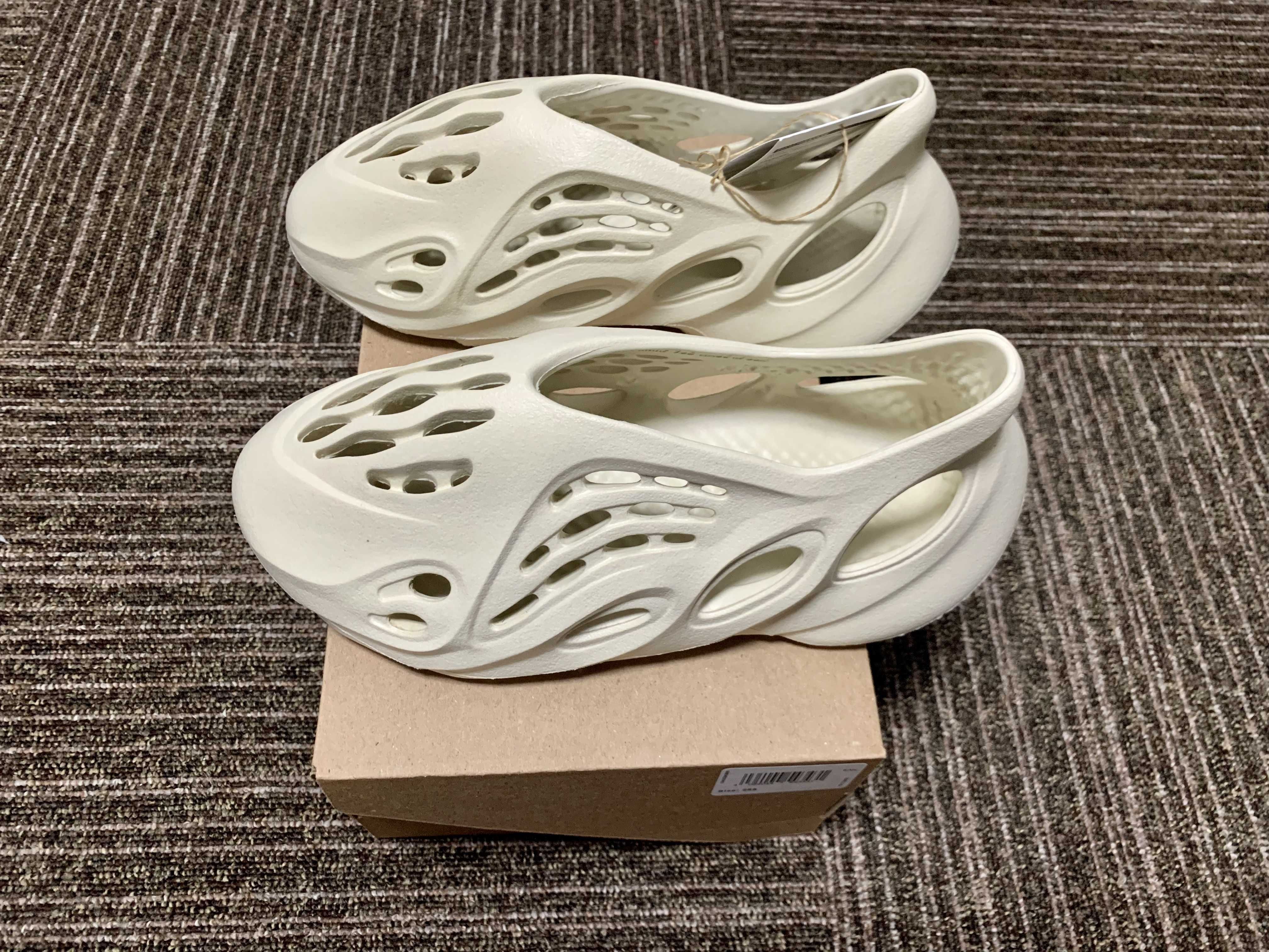 adidas YEEZY Foam Runner "Sand"