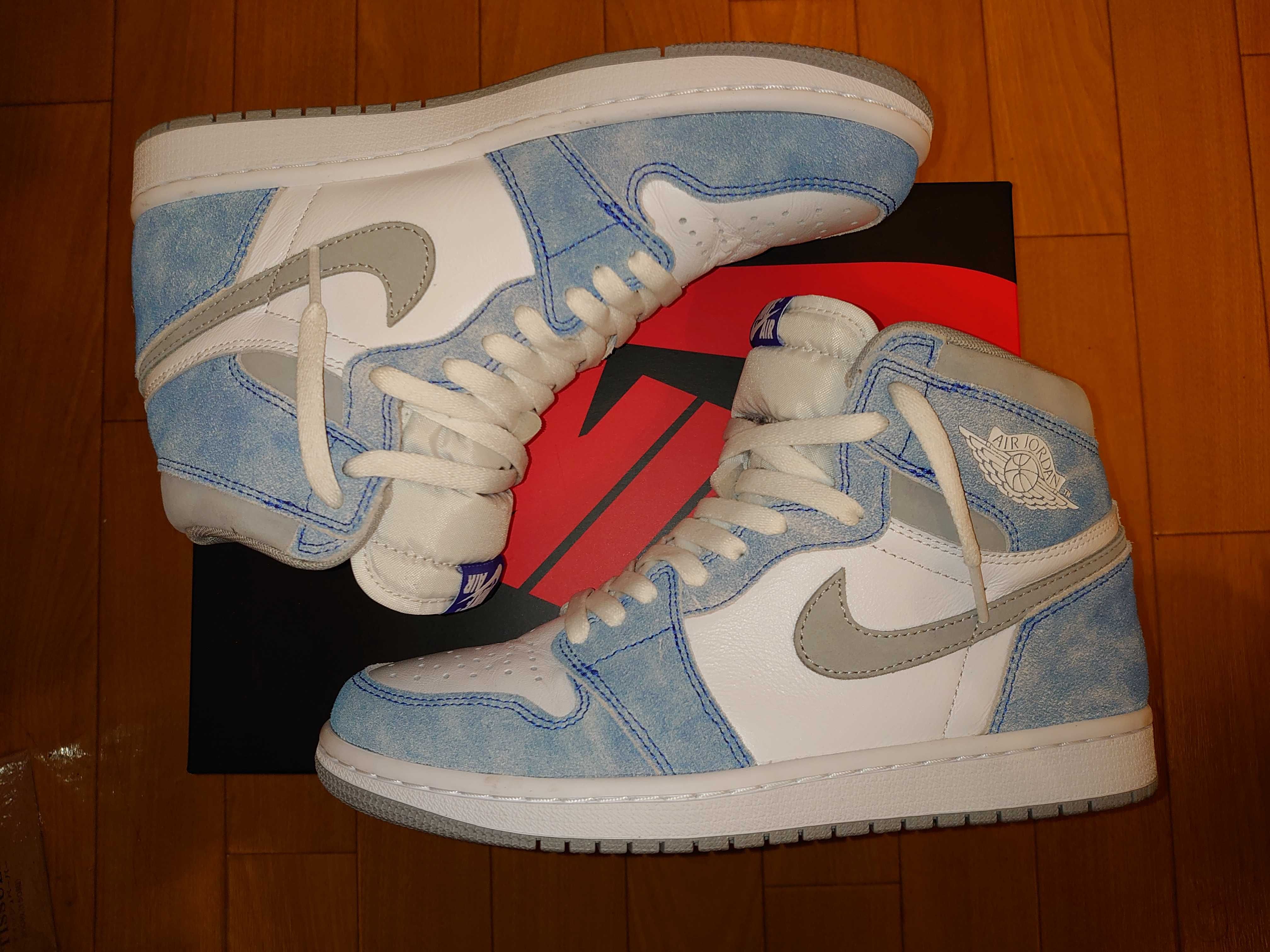 Nike Air Jordan 1 High OG "Hyper Royal"