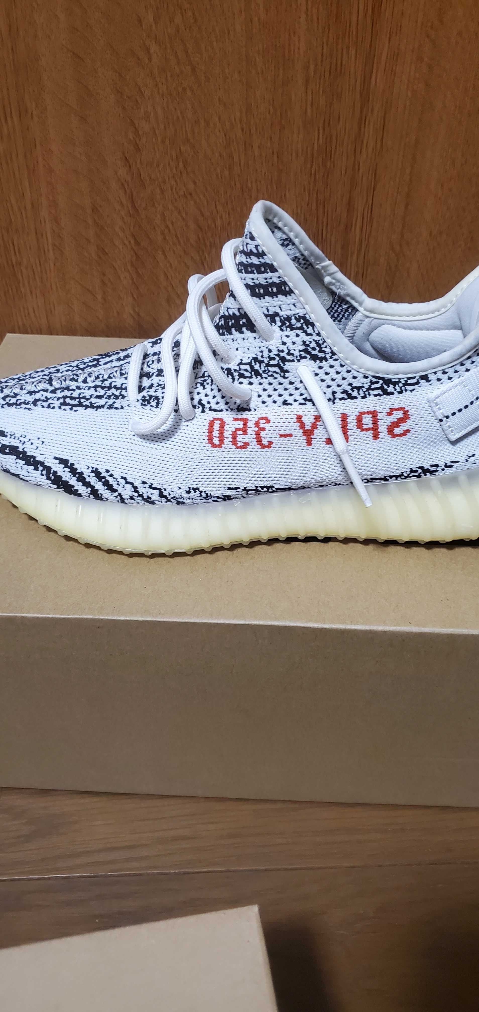 adidas YEEZY Boost 350 V2 "Zebra"