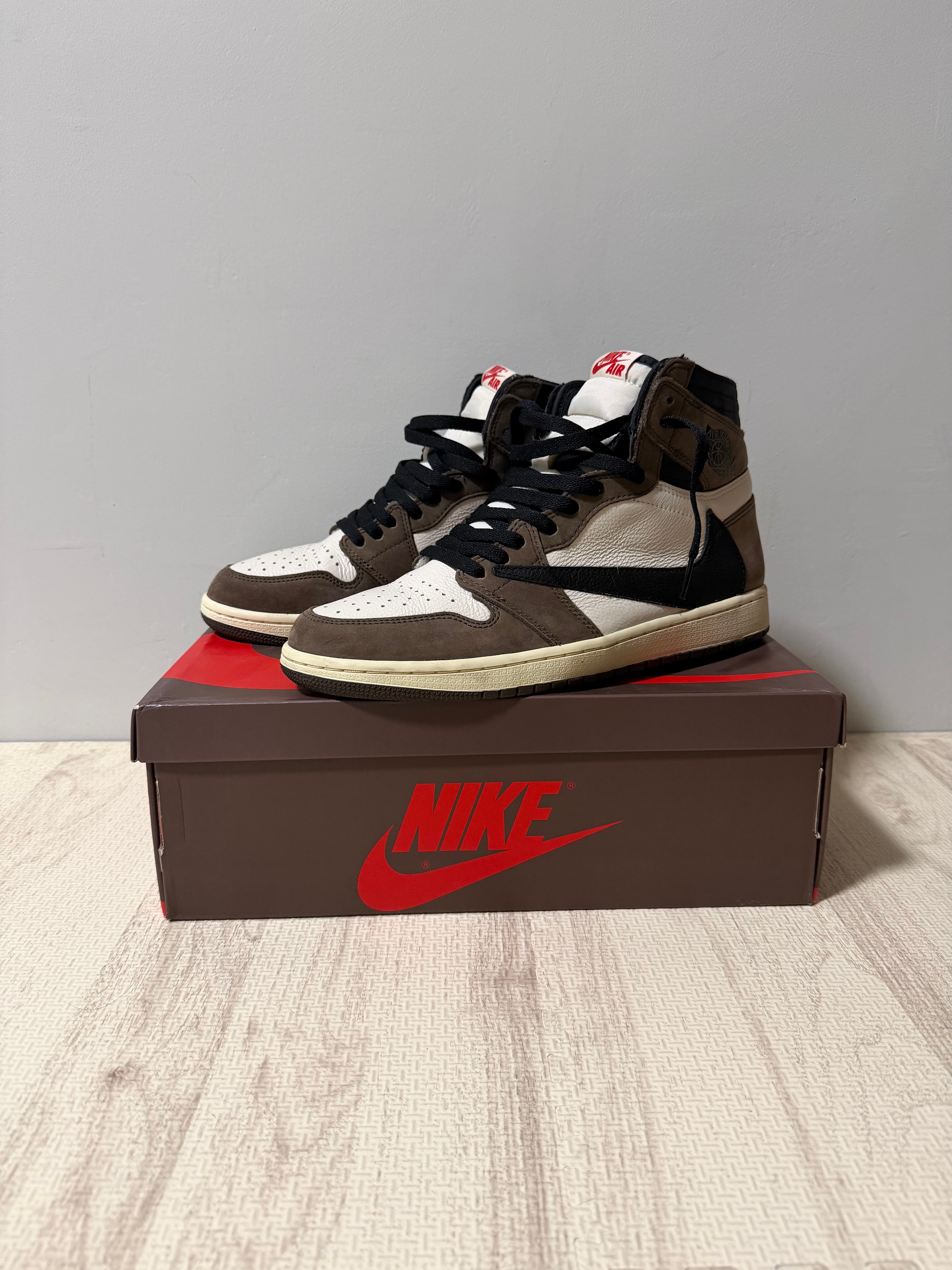 Travis Scott × Nike Air Jordan 1 Retro High OG TS SP "Sail/Dark Mocha"