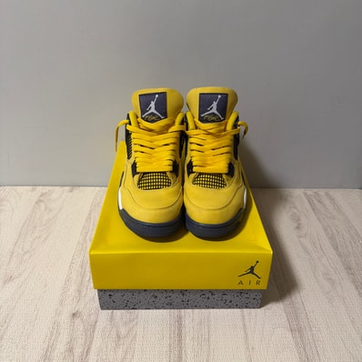 Nike Air Jordan 4 "Tour Yellow"