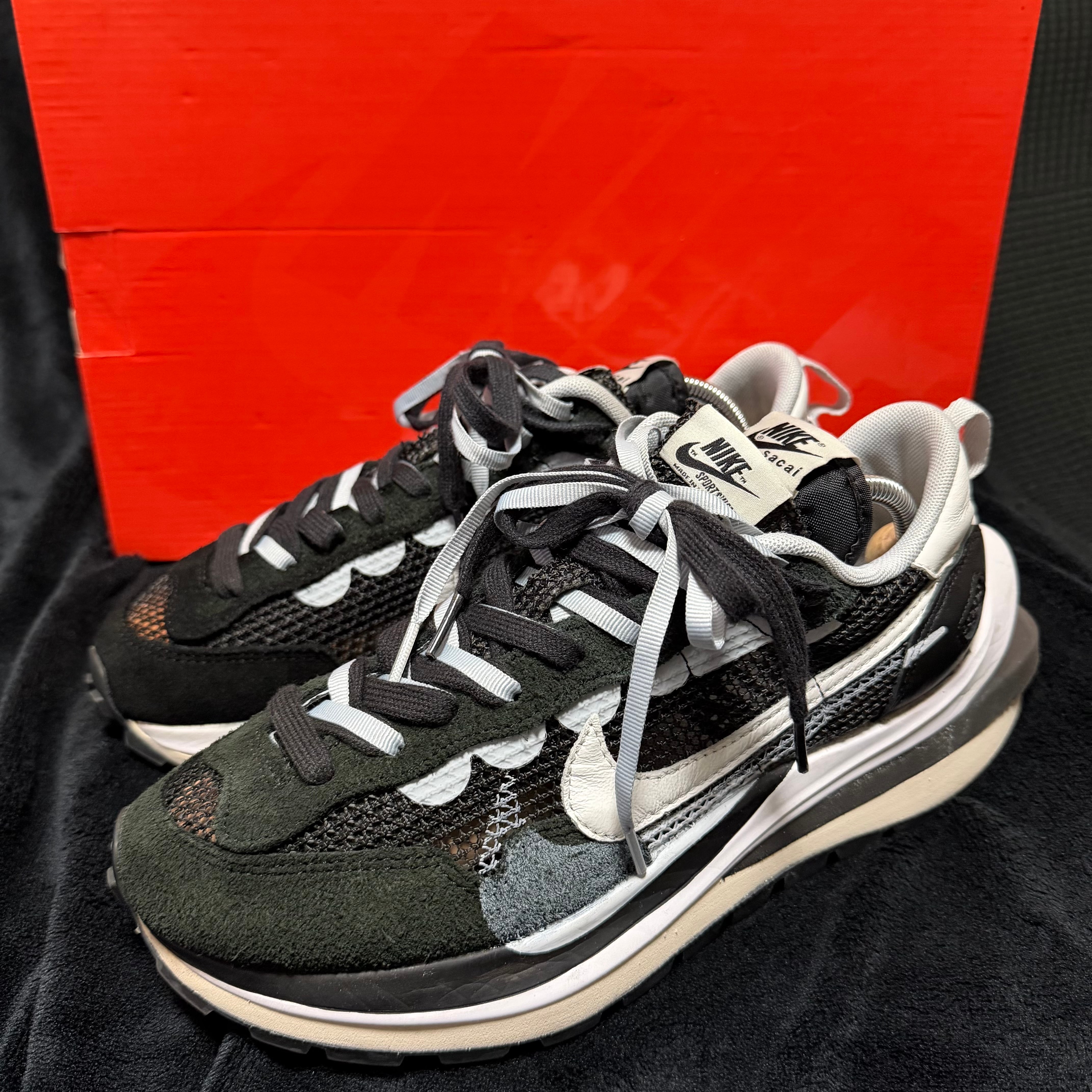 サカイ × ナイキ ヴェイパー ワッフル "ブラックアンドホワイト"