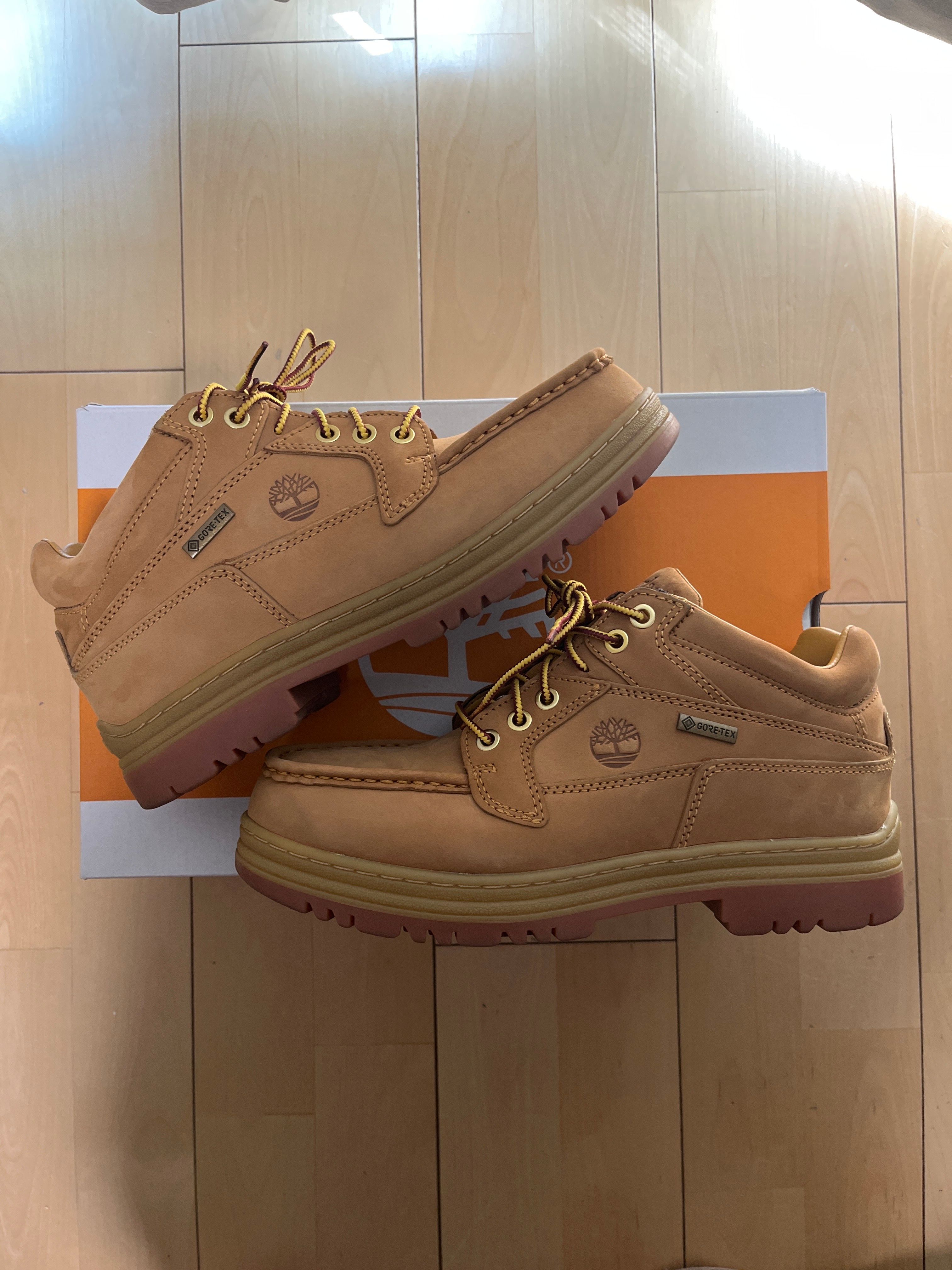 BEAMS × Timberland Heritage GORE-TEX Moc Toe Mid "Wheat"