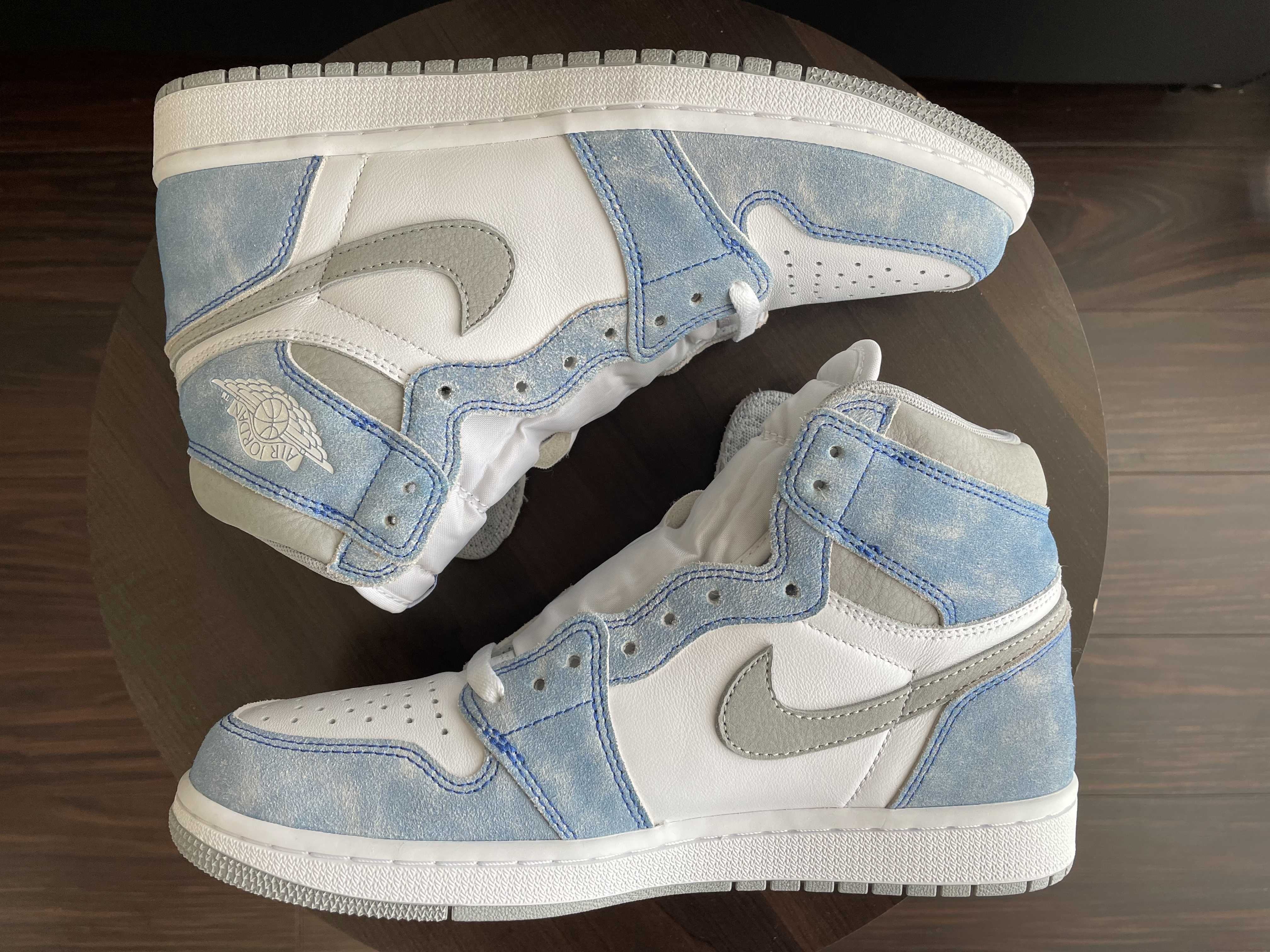 Nike Air Jordan 1 High OG "Hyper Royal"