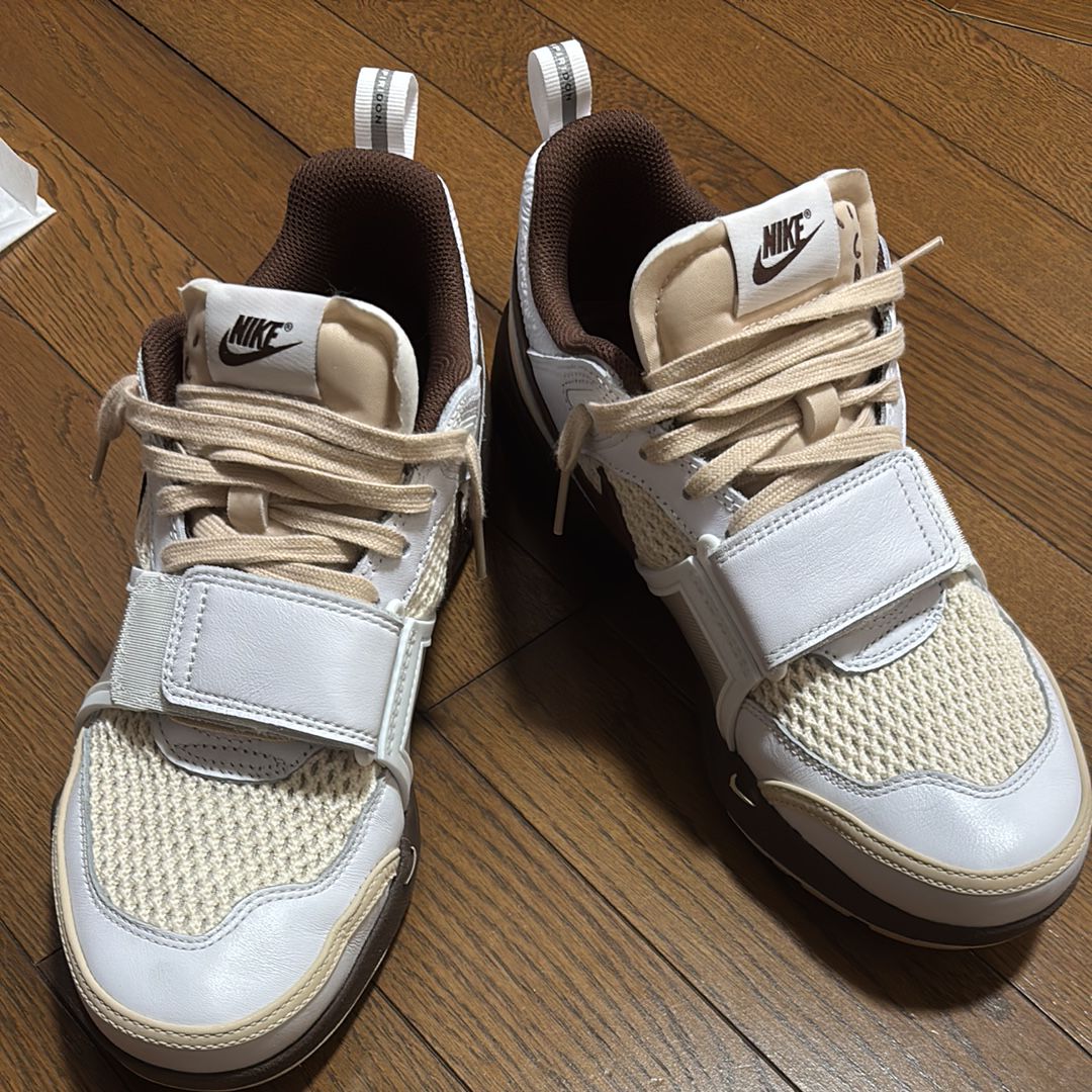 Travis Scott × Nike Zoom Field Jaxx "White and Light Chocolate"