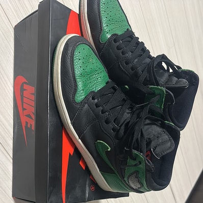 Nike Air Jordan 1 Retro High OG "Black/Pine Green" (2020)