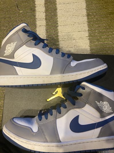 Nike Air Jordan 1 Mid "True Blue"