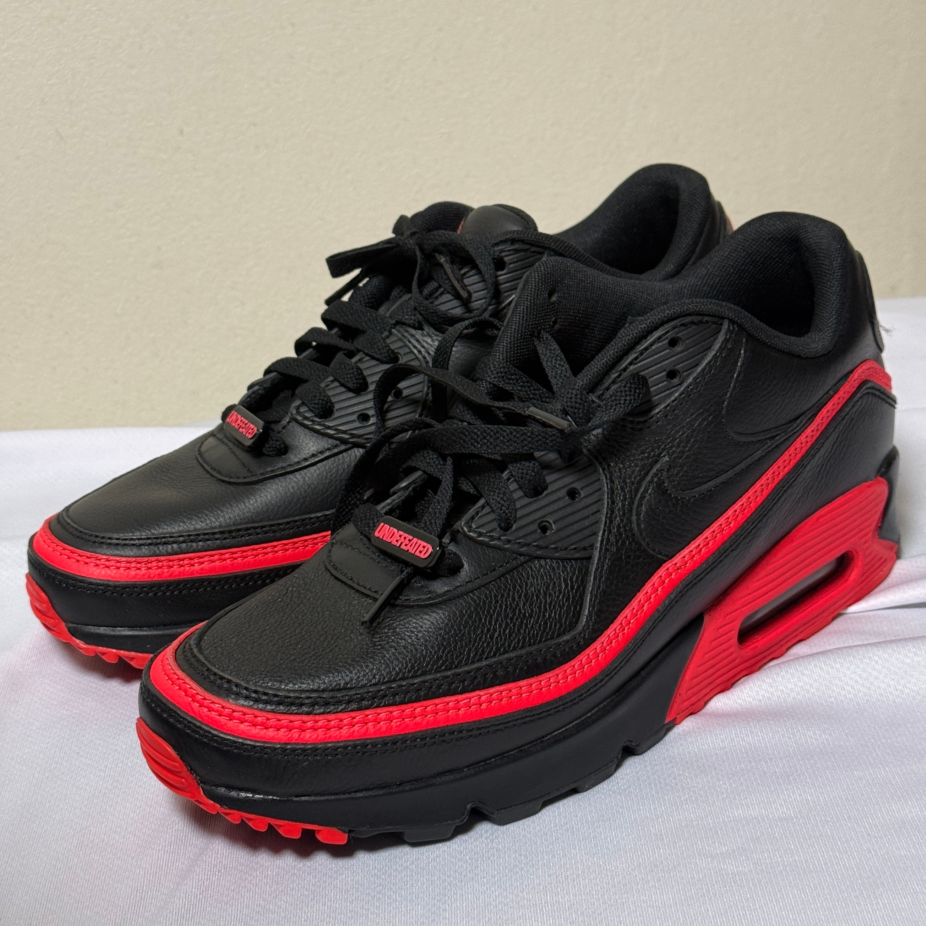 アンディフィーテッド × ナイキ エアマックス90 "ブラック/レッド"