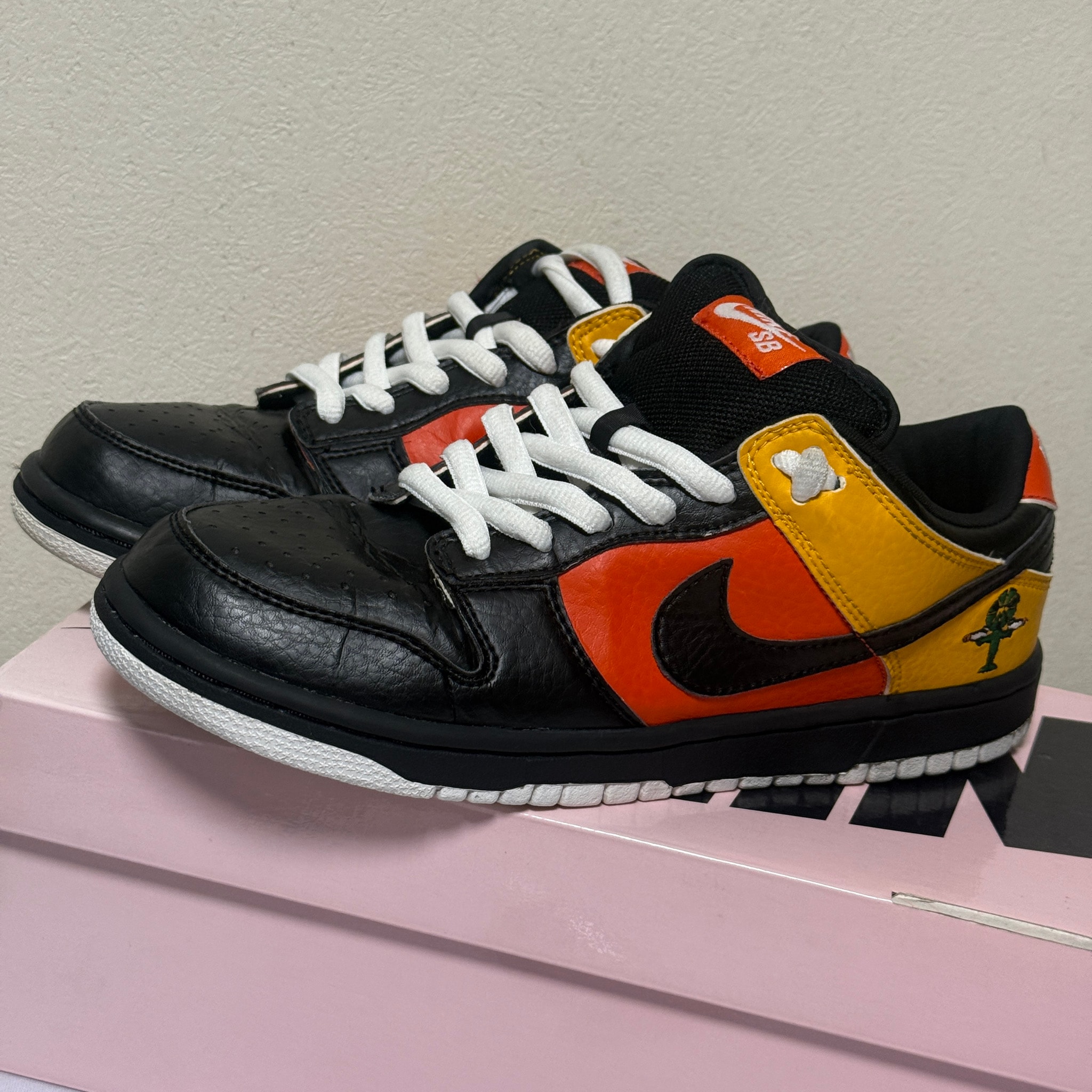 Nike SB Dunk Low Pro "Roswell Rayguns"