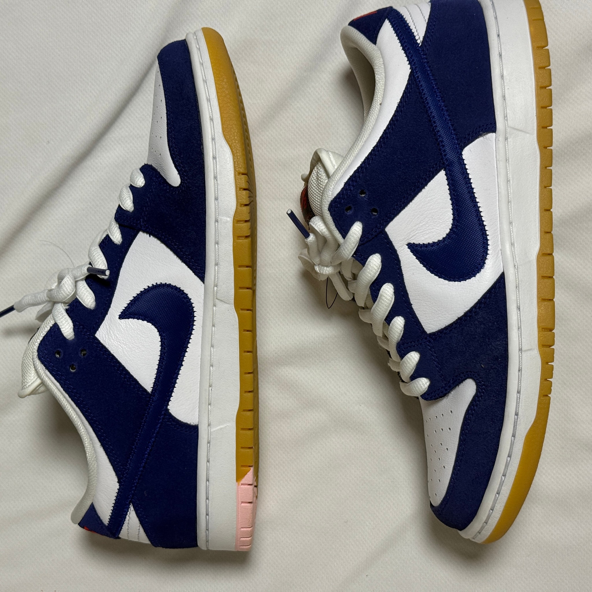 Nike SB Dunk Low "Los Angeles Dodgers/Deep Royal Blue"