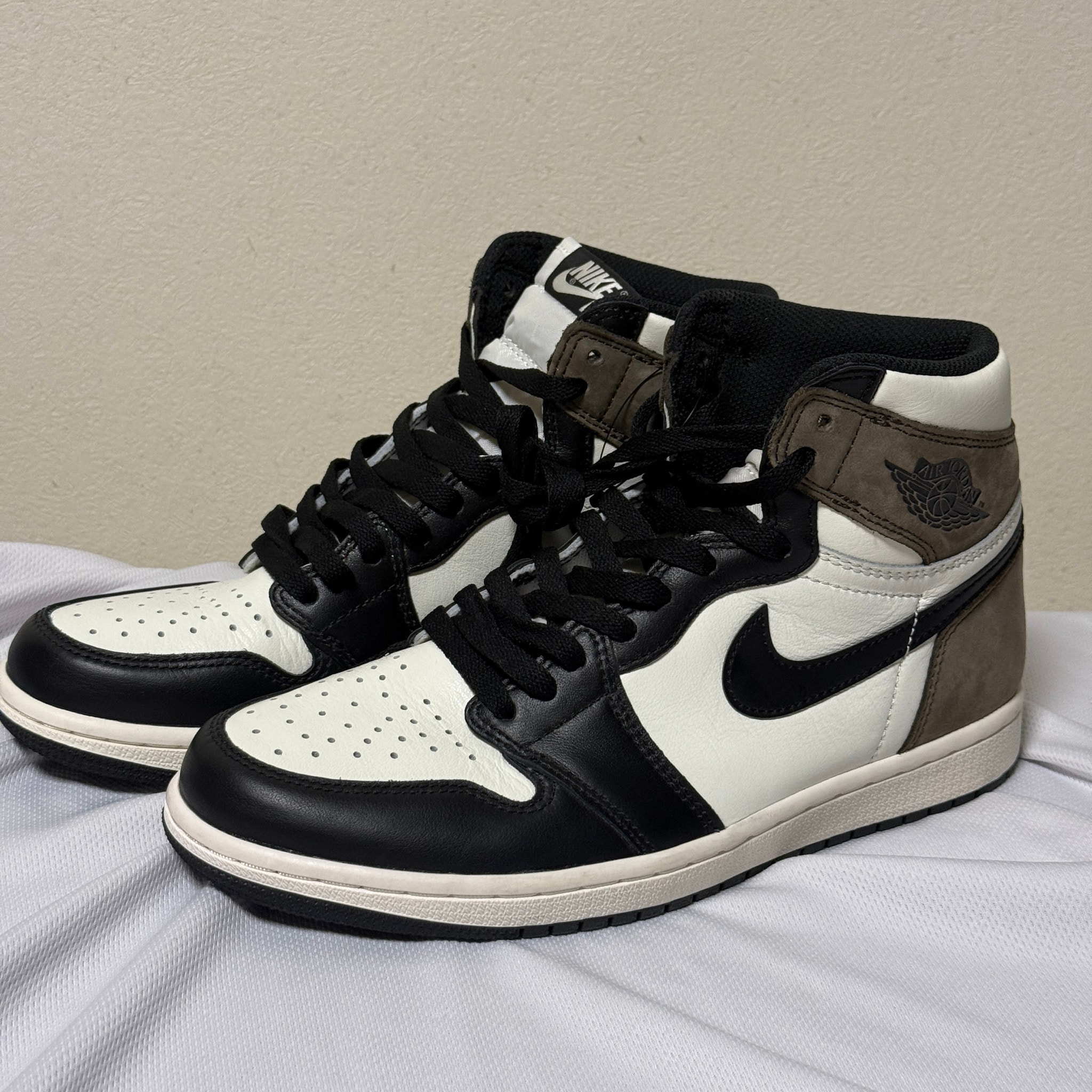 Nike Air Jordan 1 High OG "Sail/Dark Mocha/Black"