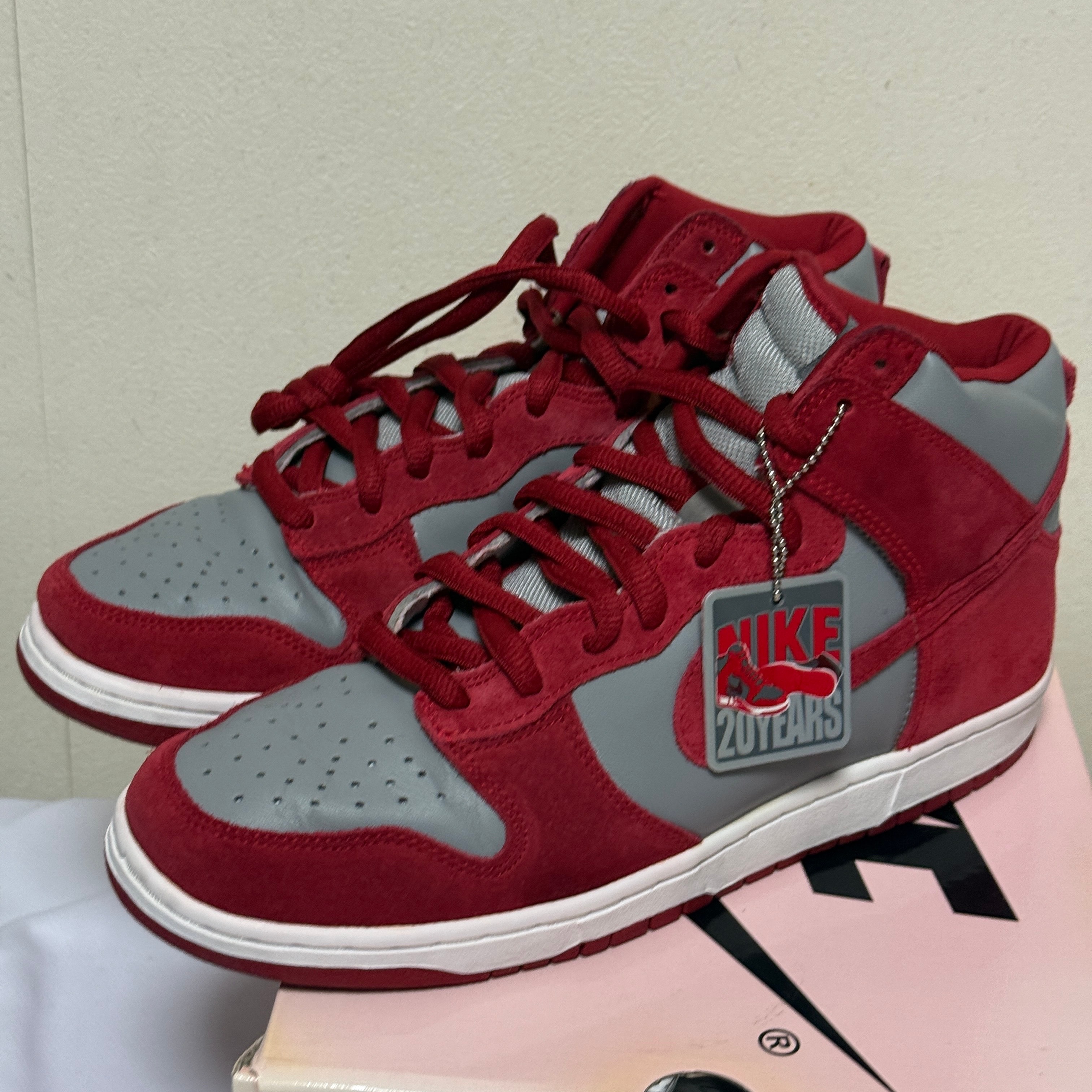 ナイキ SB ダンク ハイ "ネバダ大学ラスベガス校" (2005)