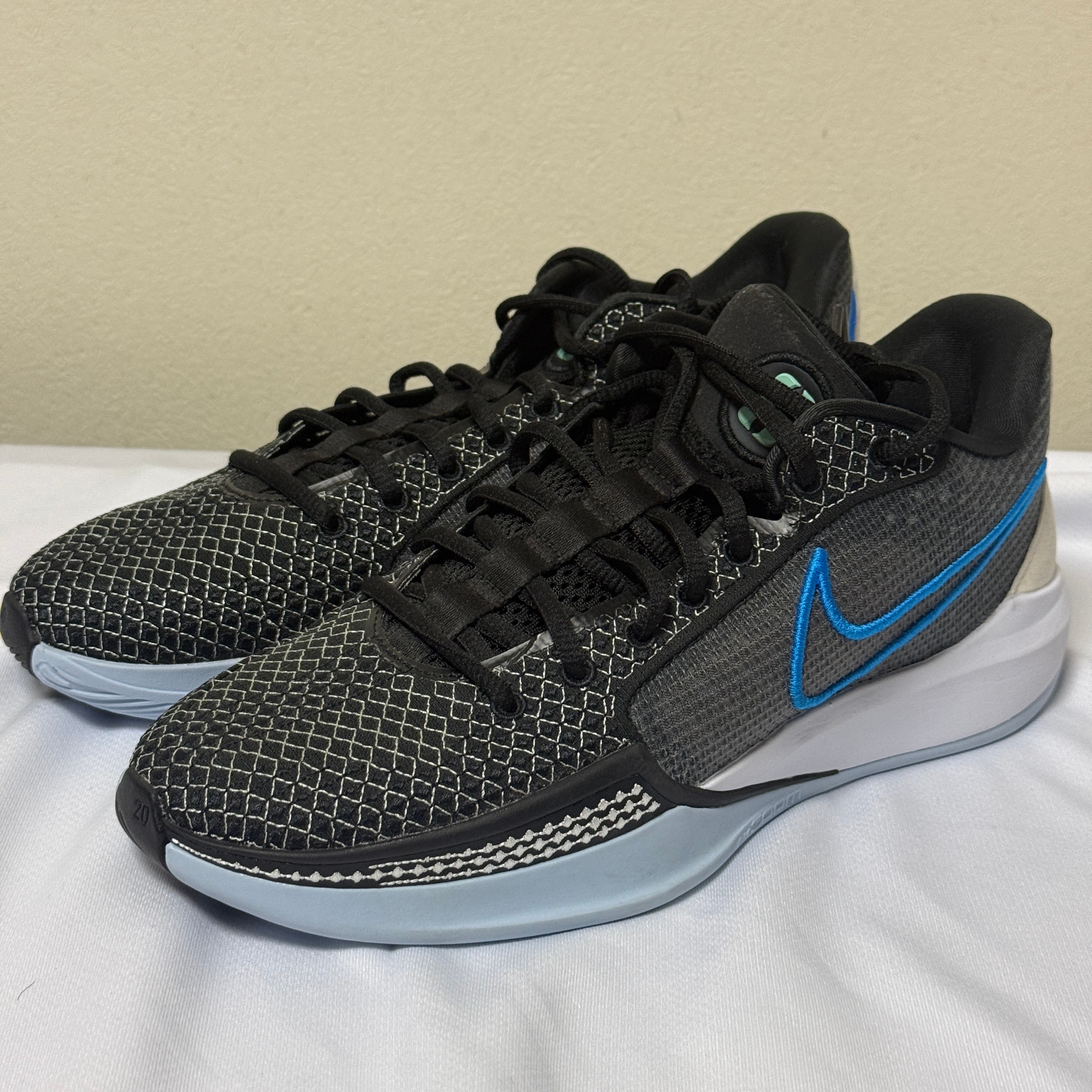 ナイキ ウィメンズ サブリナ1 "ボンデッド" (FQ3381-001/ FQ3389-001)