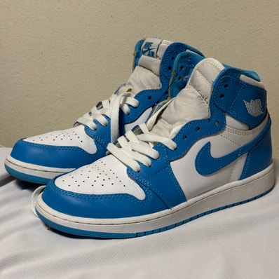 Nike GS Air Jordan 1 Retro High "UNC"