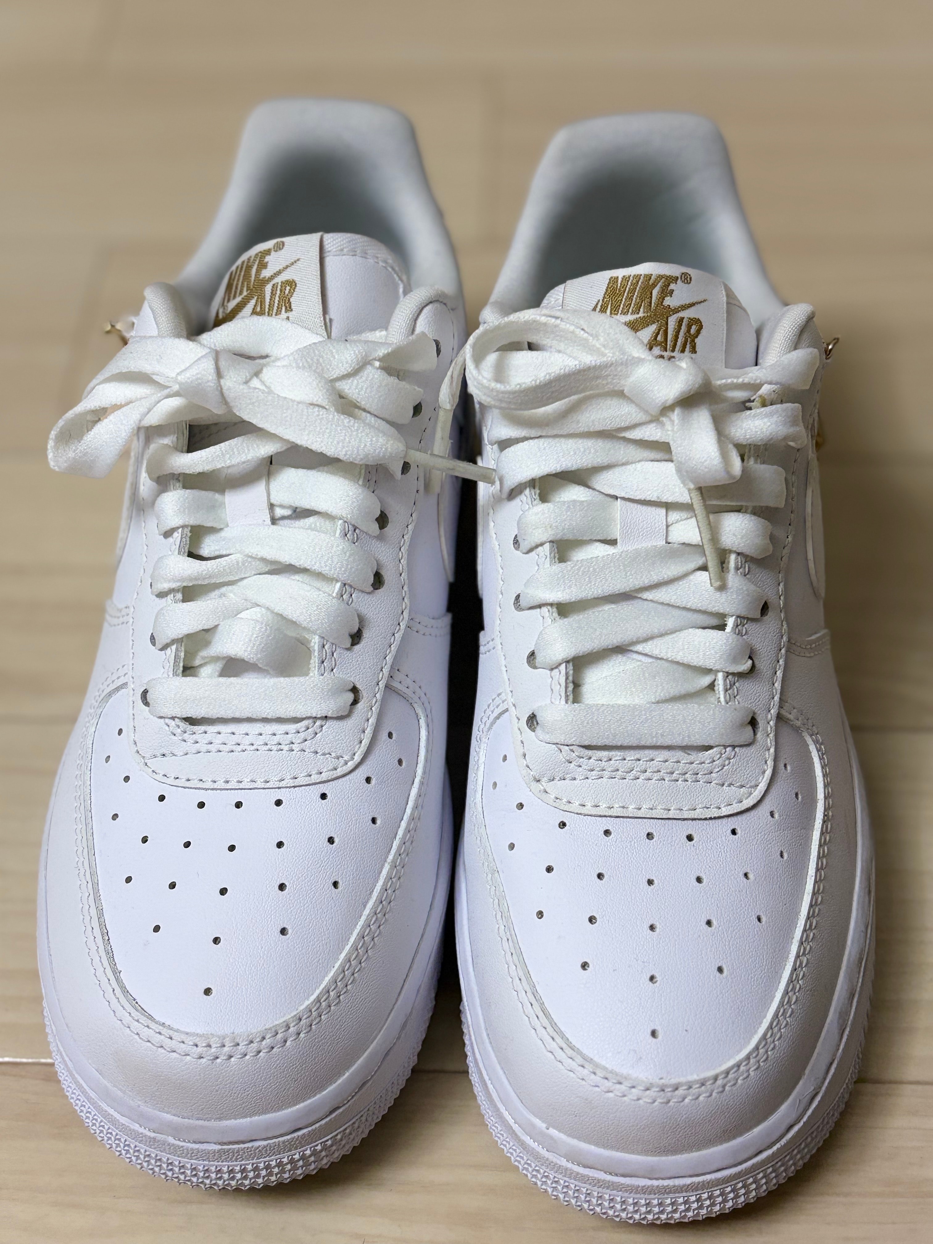 ナイキ ウィメンズ エアフォース1 ロー "ホワイトペンダント"