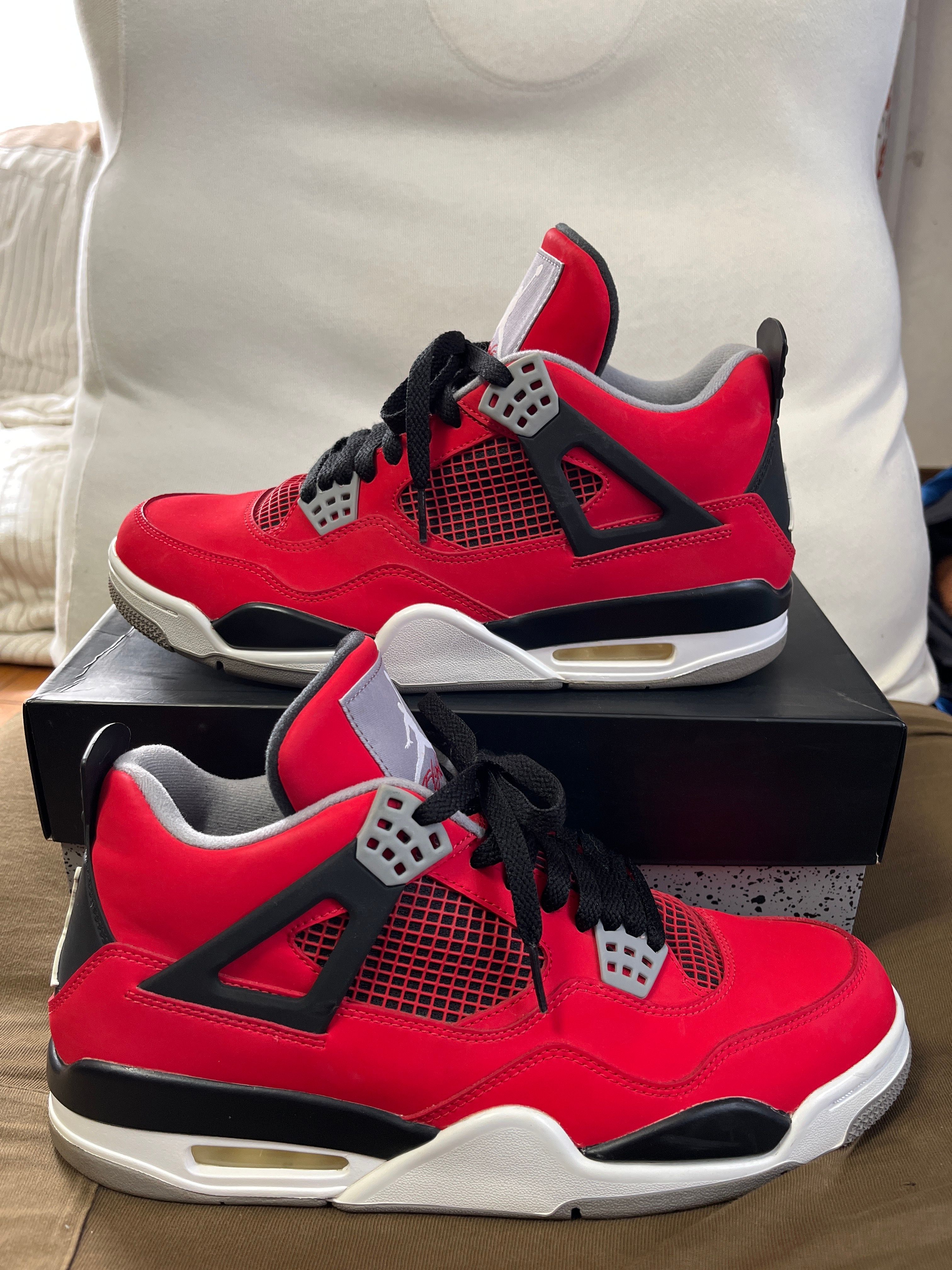 Nike Air Jordan 4 Retro "Toro Bravo"