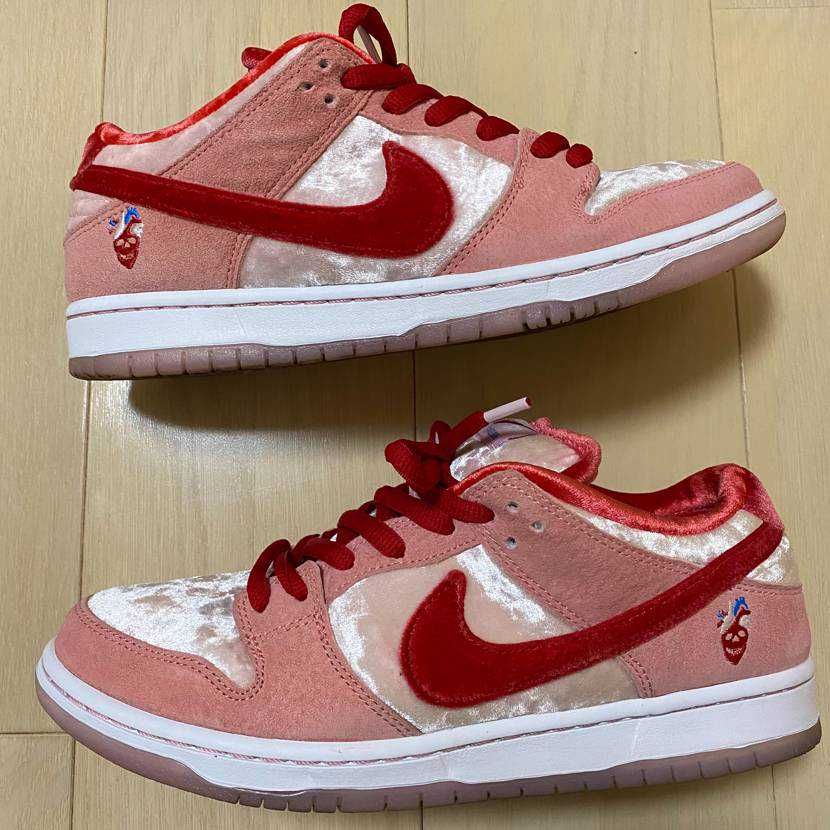 Strangelove × Nike SB Dunk Low "Valentine’s Day"