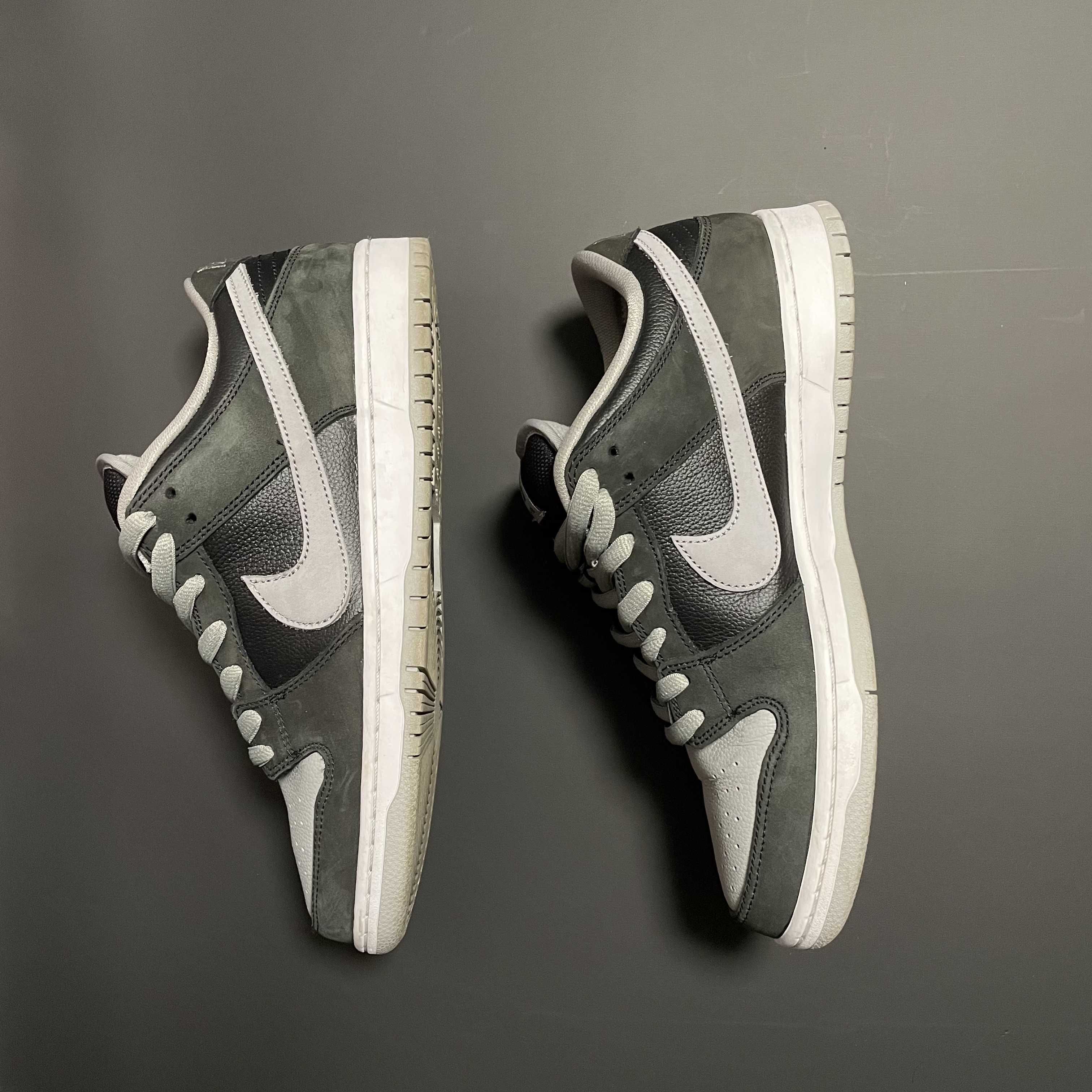 Nike SB Dunk Low "Shadow"