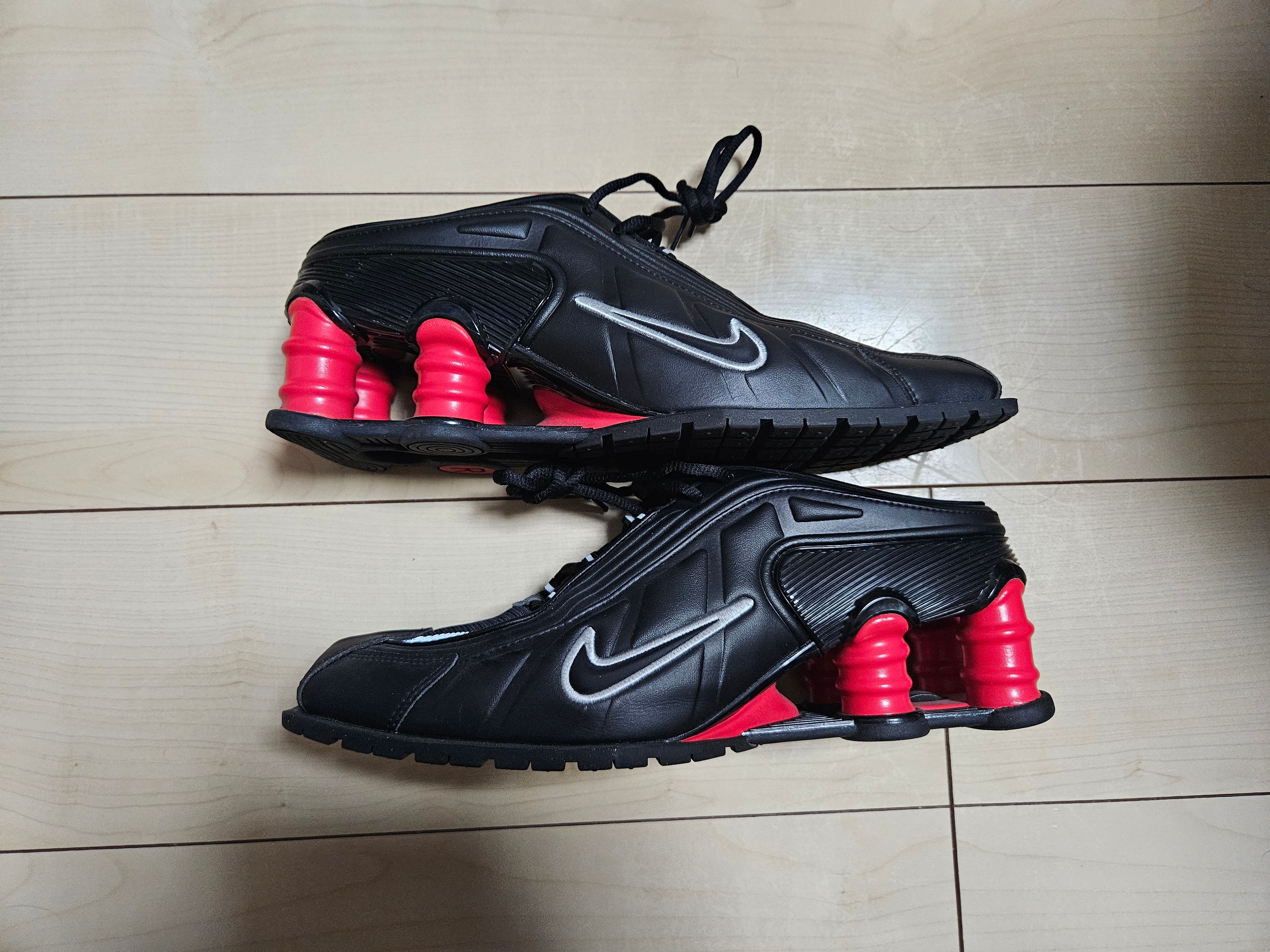 Martine Rose × Nike Women's Shox MR4 "Black/Metallic Silver Comet Red"