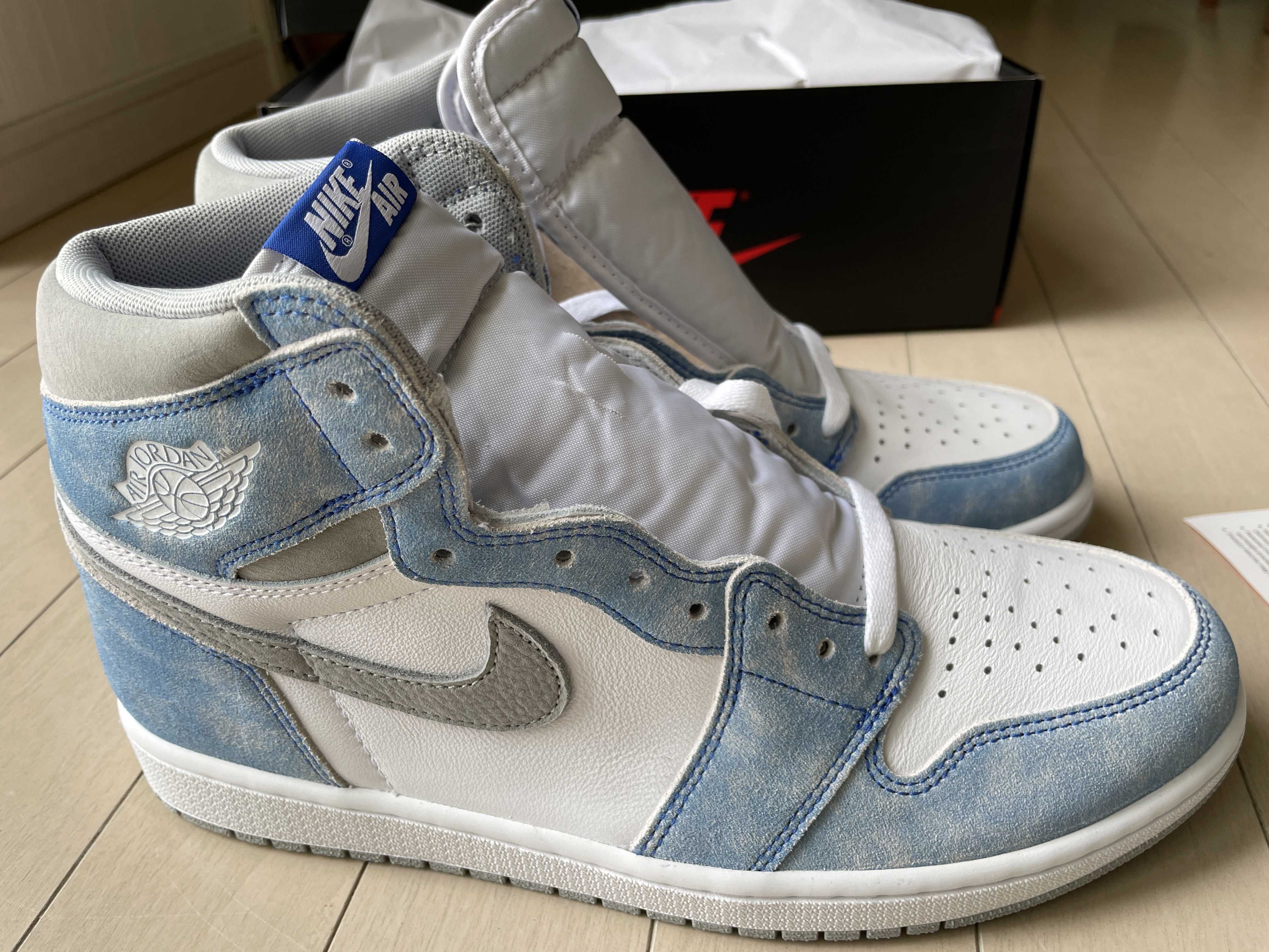 Nike Air Jordan 1 High OG "Hyper Royal"