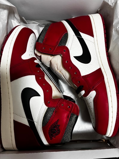 Nike Air Jordan 1 High OG "Lost & Found/Chicago"
