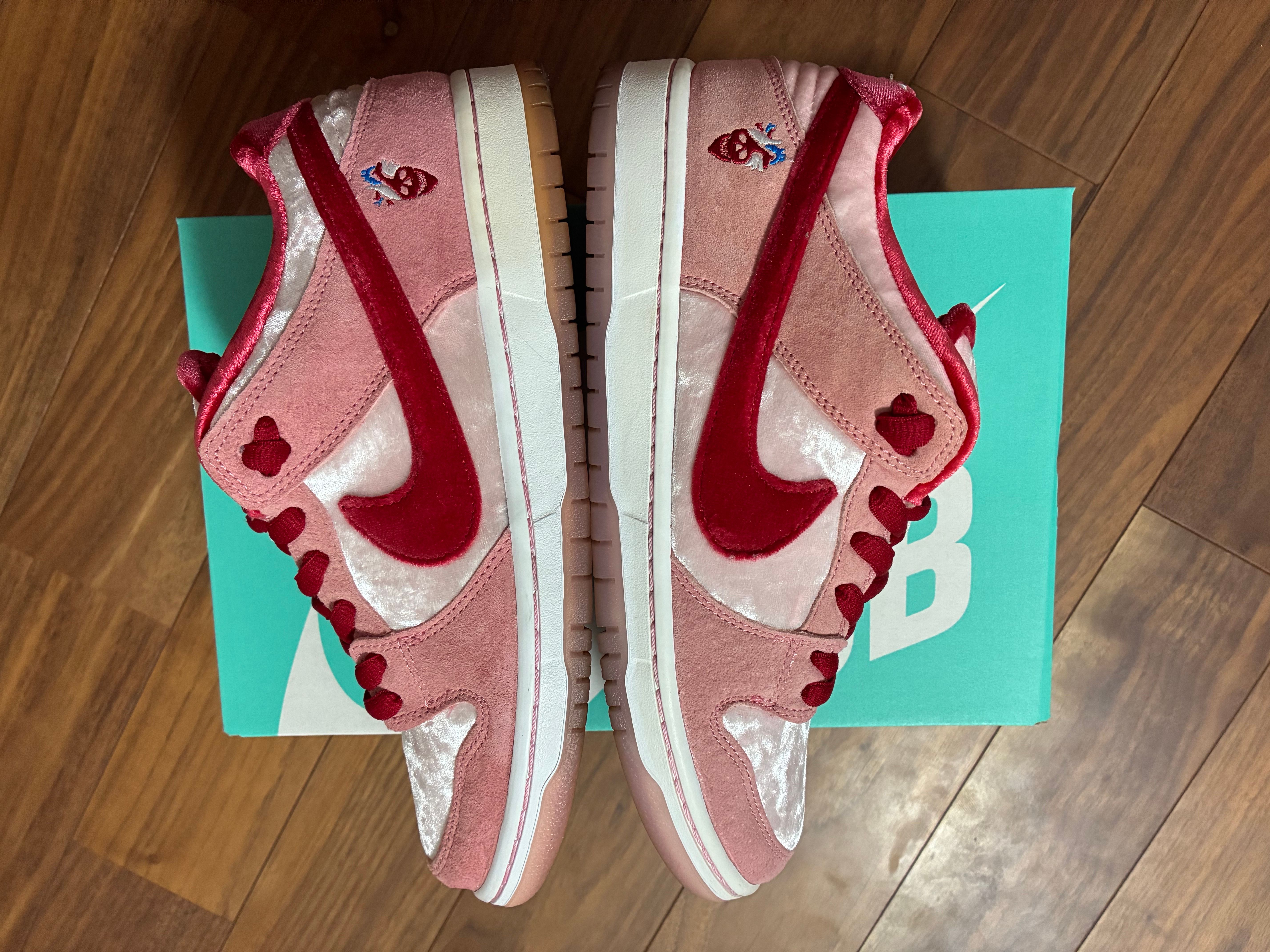 Strangelove × Nike SB Dunk Low "Valentine’s Day"
