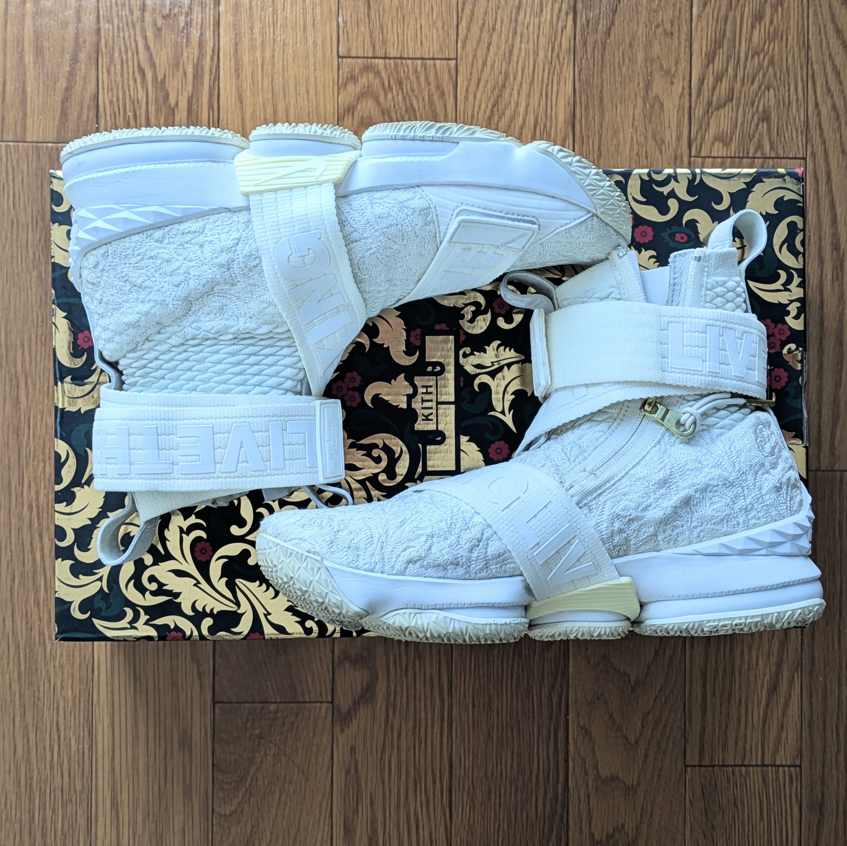 キス × ナイキ レブロン15 ライフスタイル シティ オブ エンジェル "ホワイト"