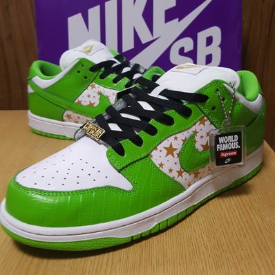 Supreme × Nike SB Dunk Low OG QS Gold Stars "White/Mean Green"