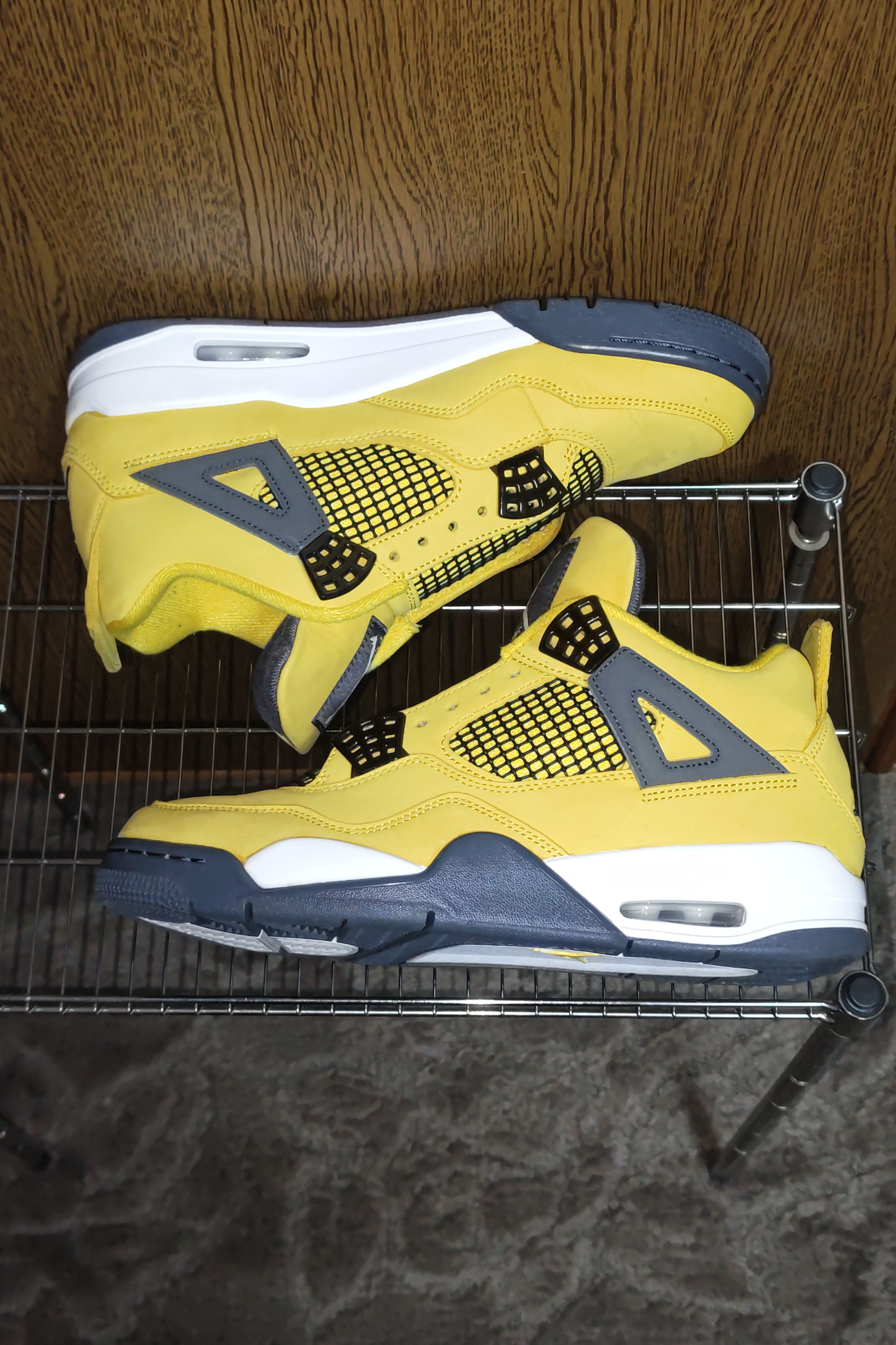 Nike Air Jordan 4 "Tour Yellow"