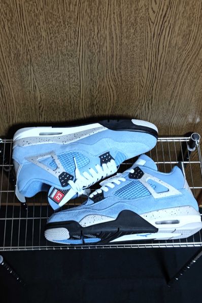 Nike Air Jordan 4 "University Blue"