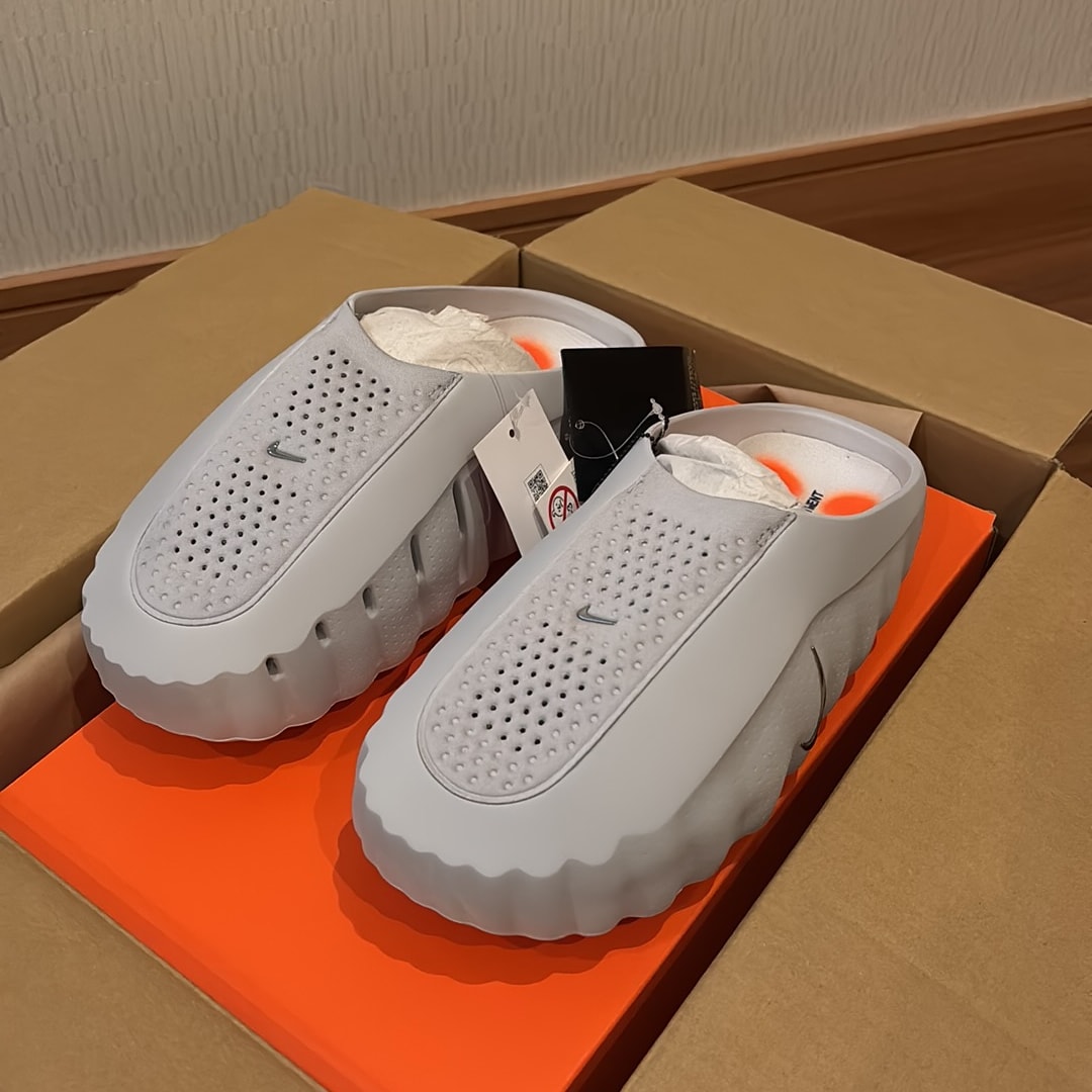 Nike Mind 001 Mules "Light Smoke Grey/Hyper Crimson"