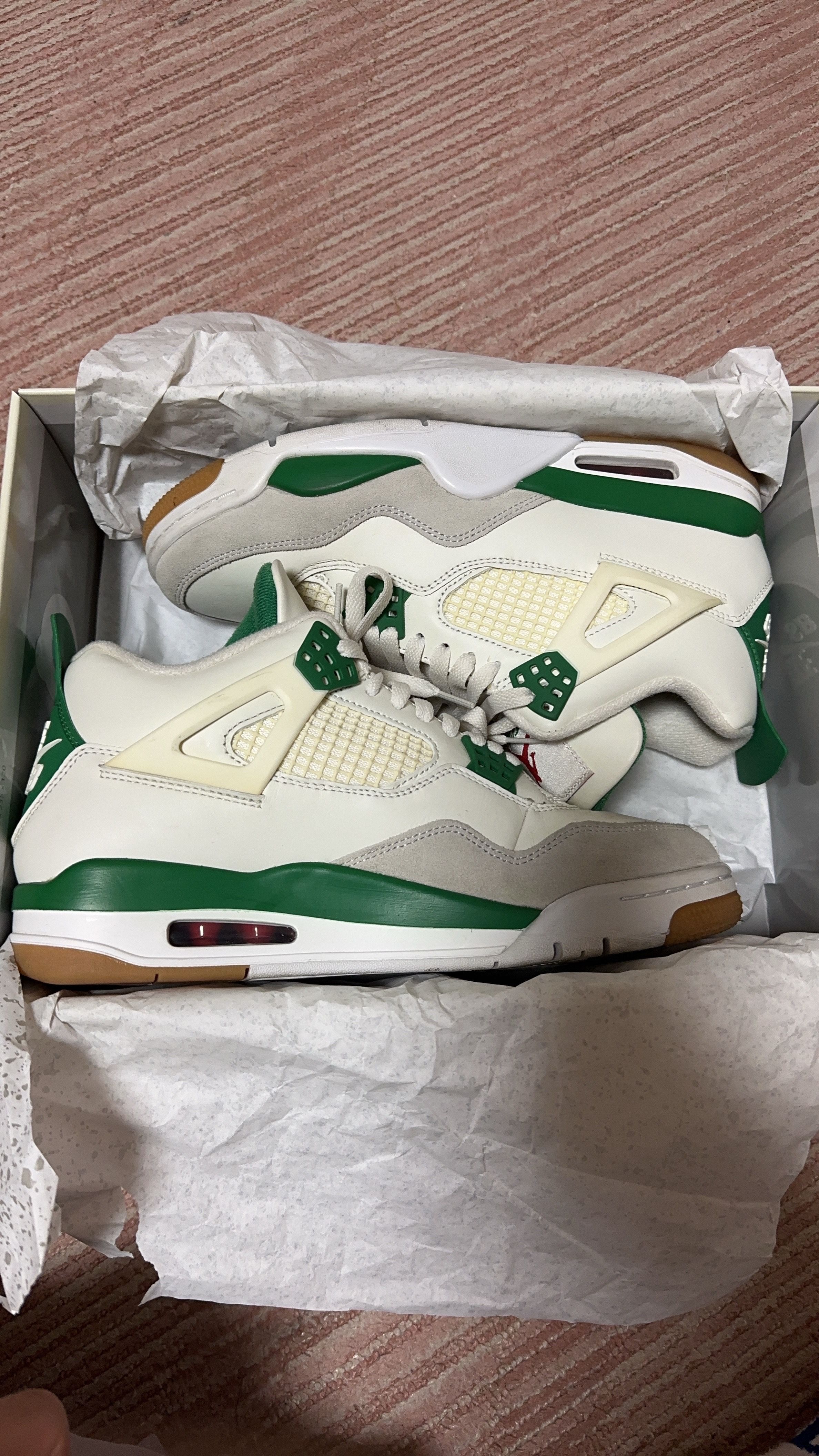 Nike SB × Air Jordan 4 Retro SP "Pine Green"