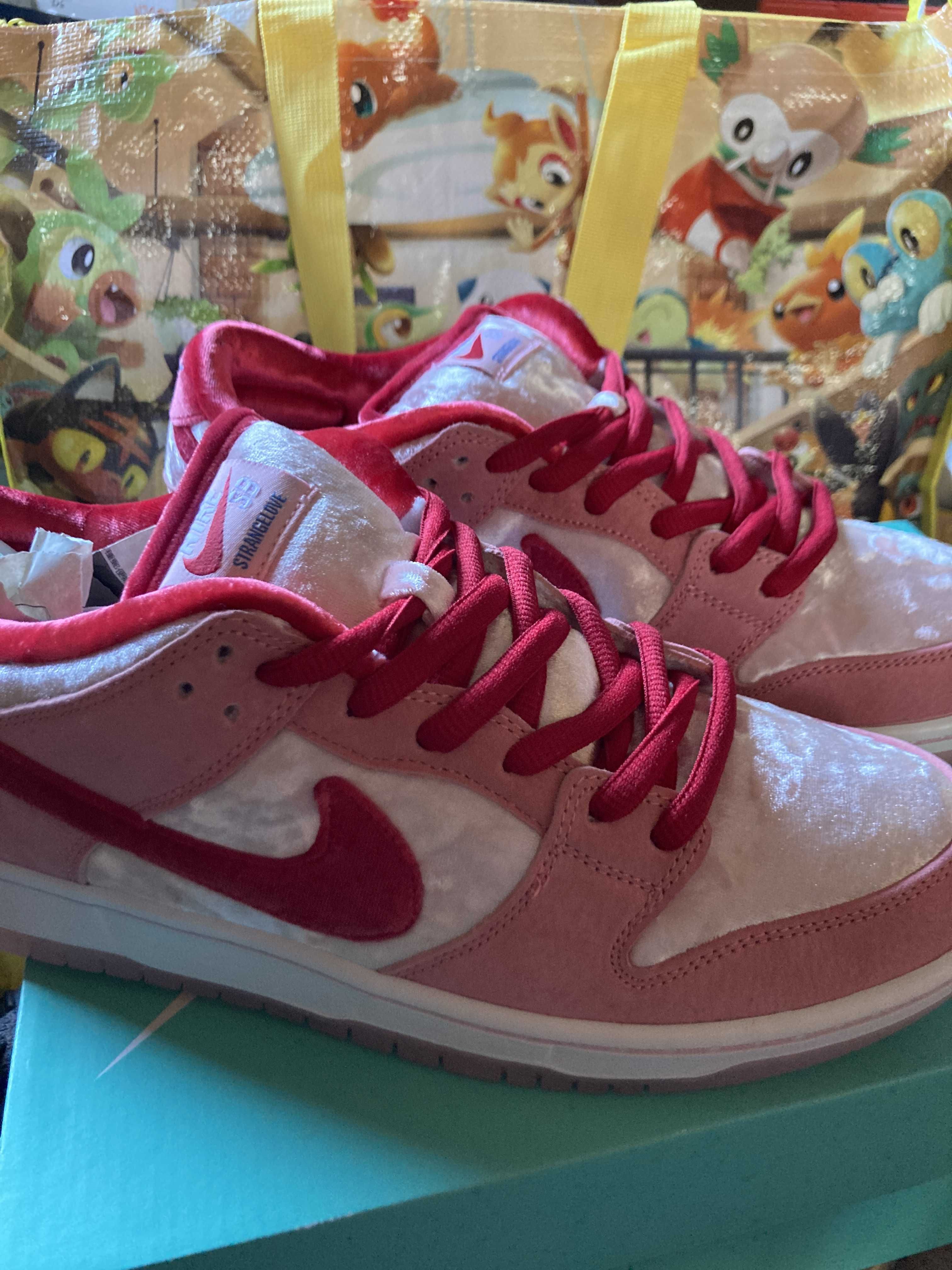 Strangelove × Nike SB Dunk Low "Valentine’s Day"
