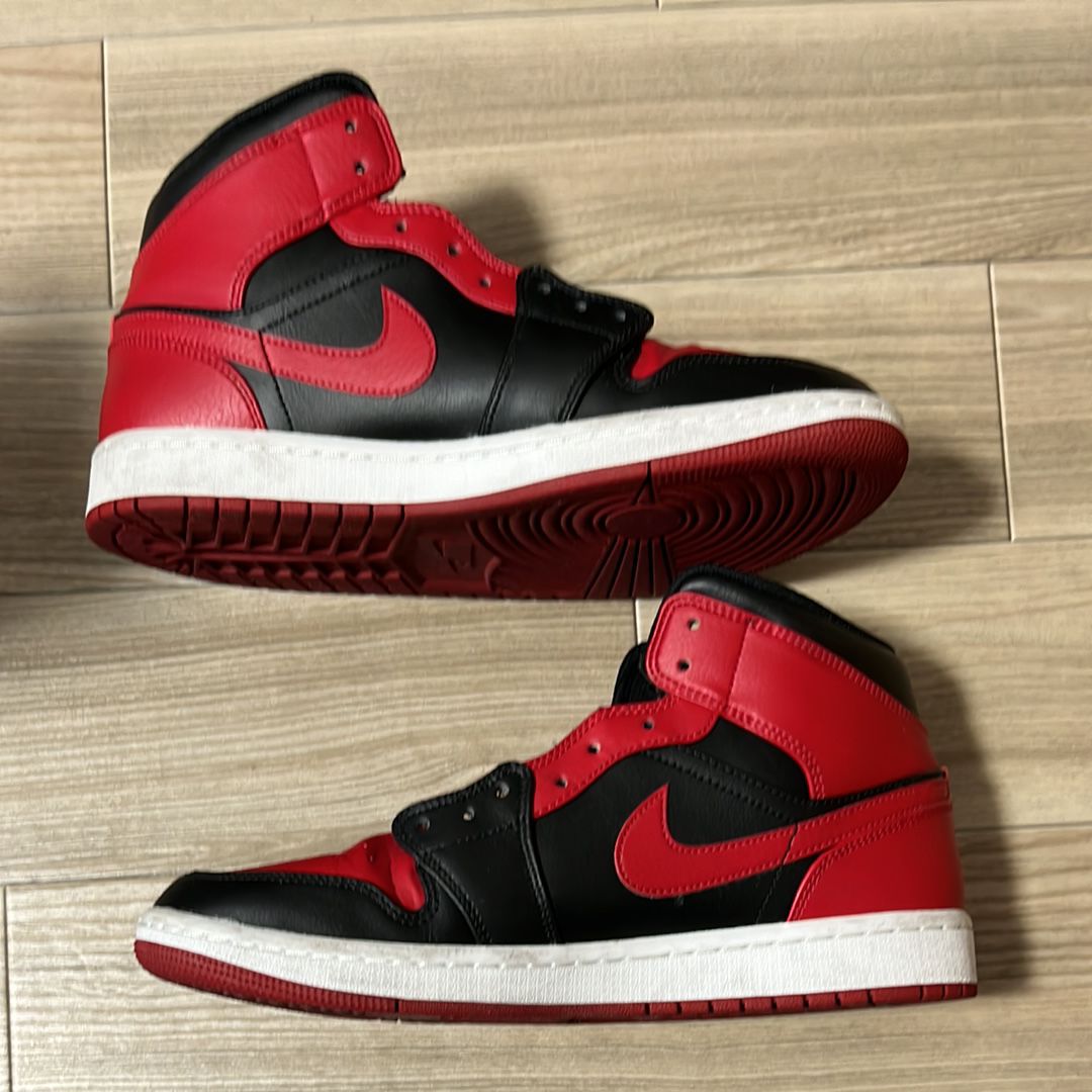Nike Air Jordan 1 Mid "Bred"