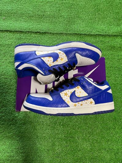 Supreme × Nike SB Dunk Low OG QS Gold Stars "White/Hyper Blue"