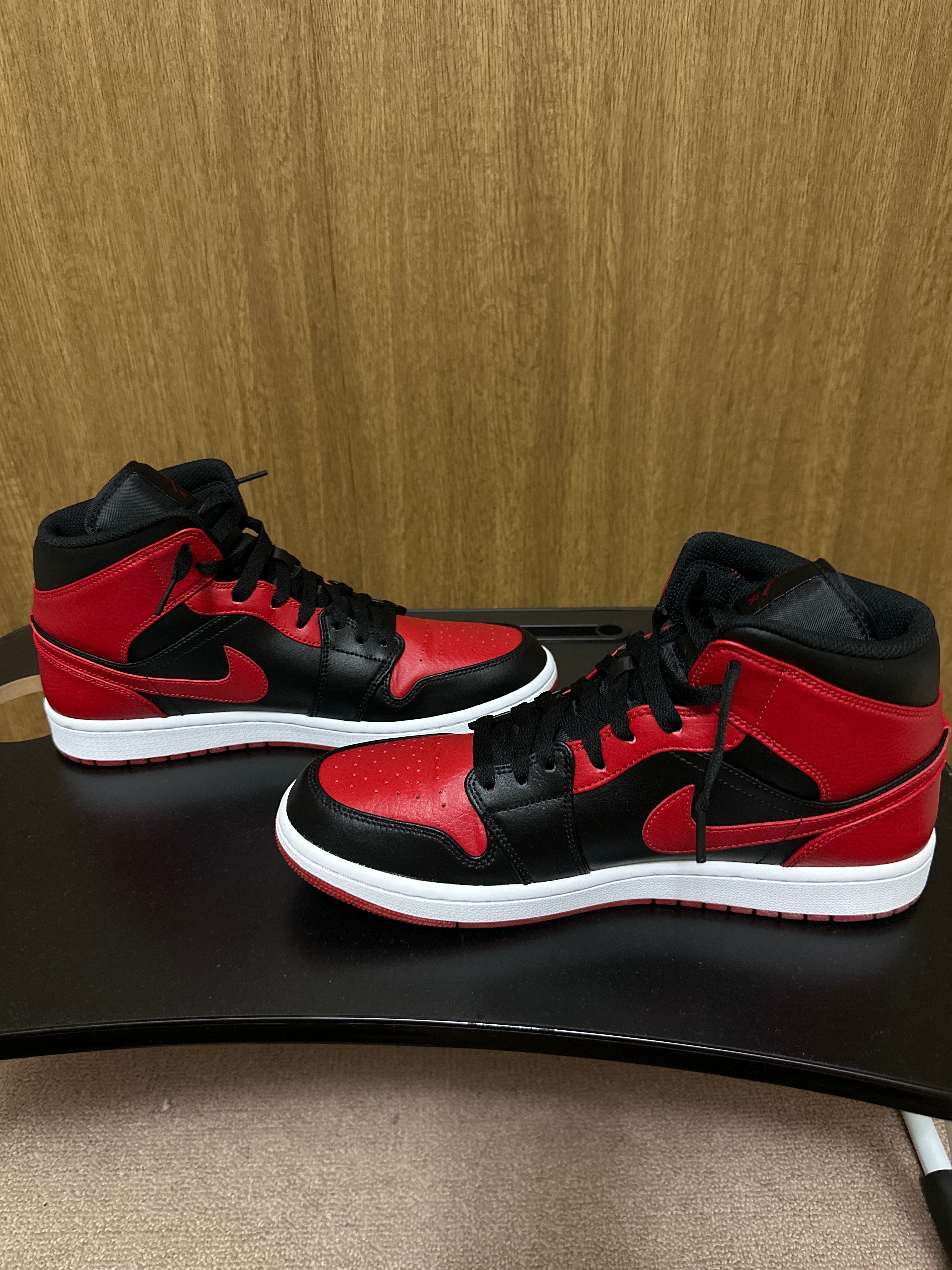Nike Air Jordan 1 Mid "Bred"