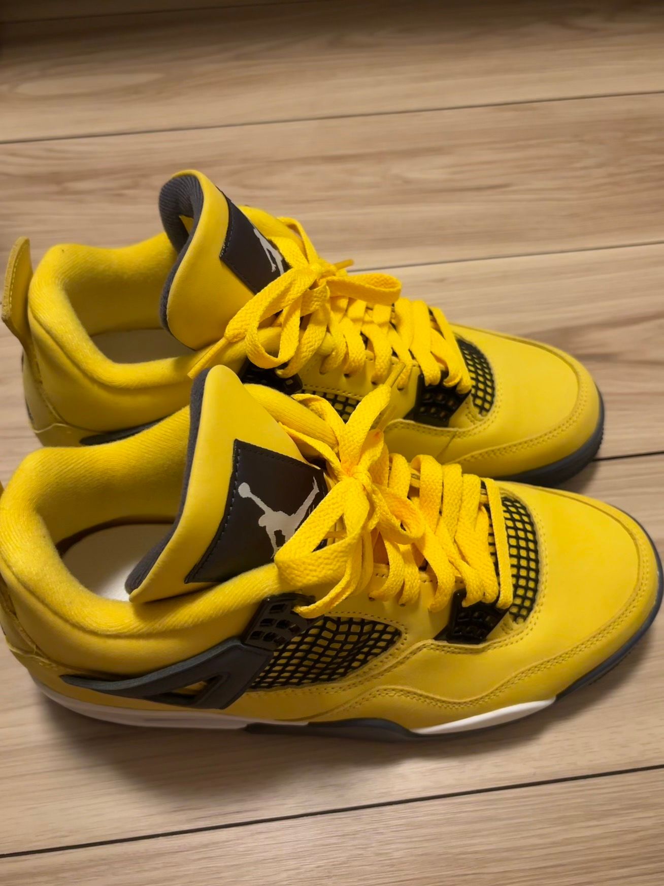 Nike Air Jordan 4 "Tour Yellow"