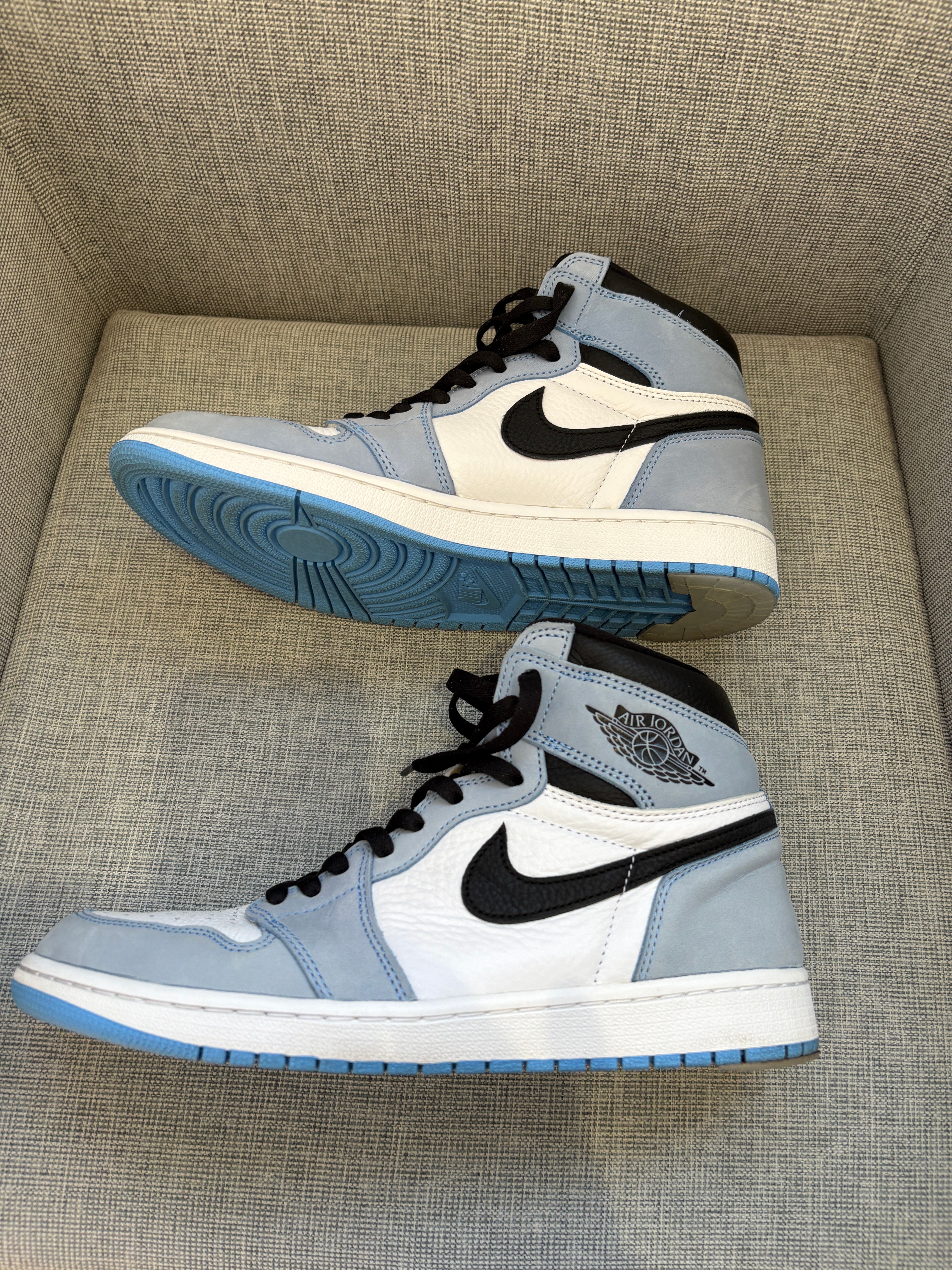 Nike Air Jordan 1 High OG "University Blue"