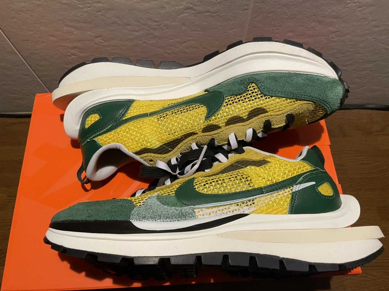 sacai × Nike Vapor Waffle "Tour Yellow/Stadium Green-Sail"