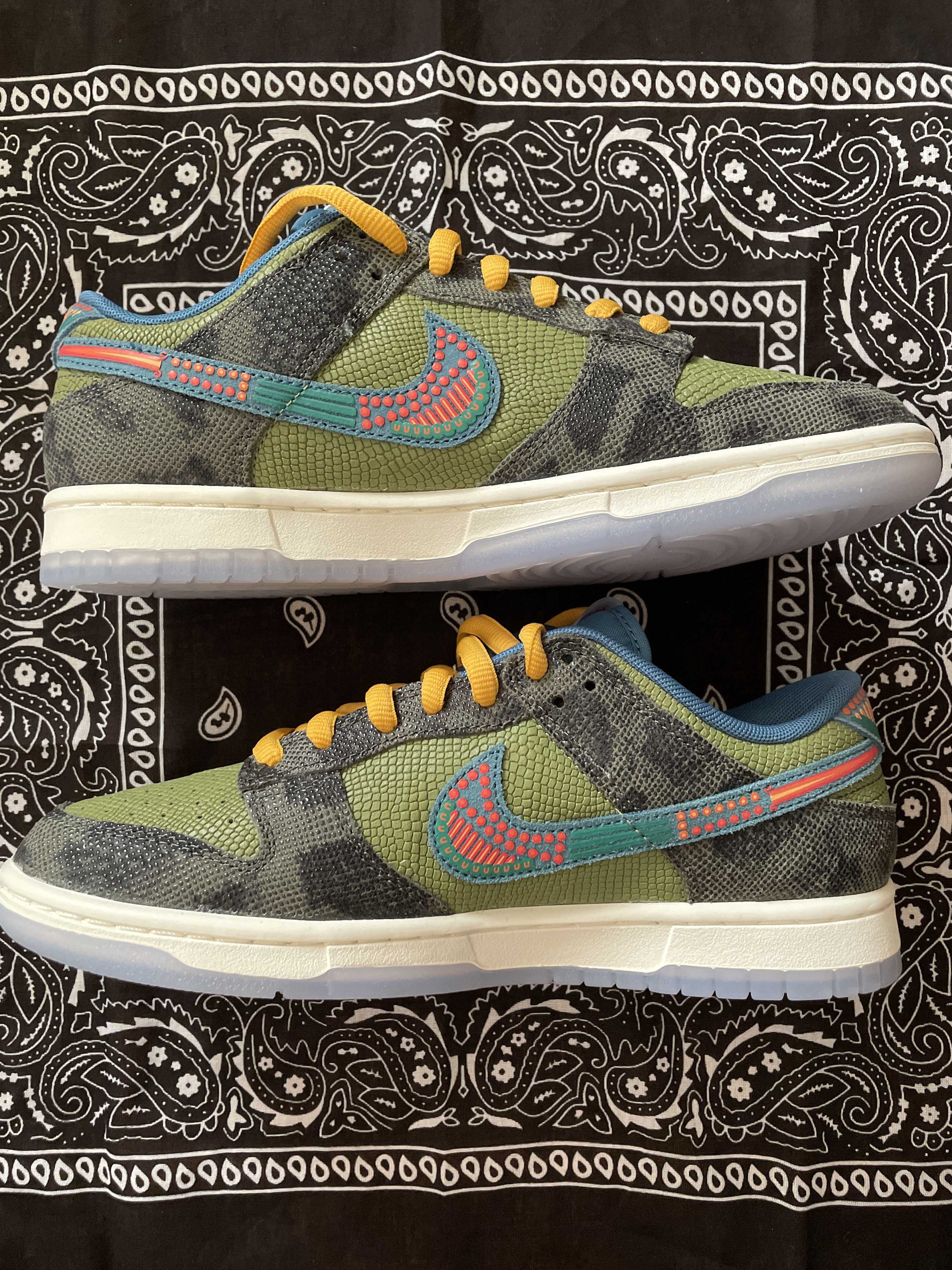 Nike Dunk Low "Siempre Familia"
