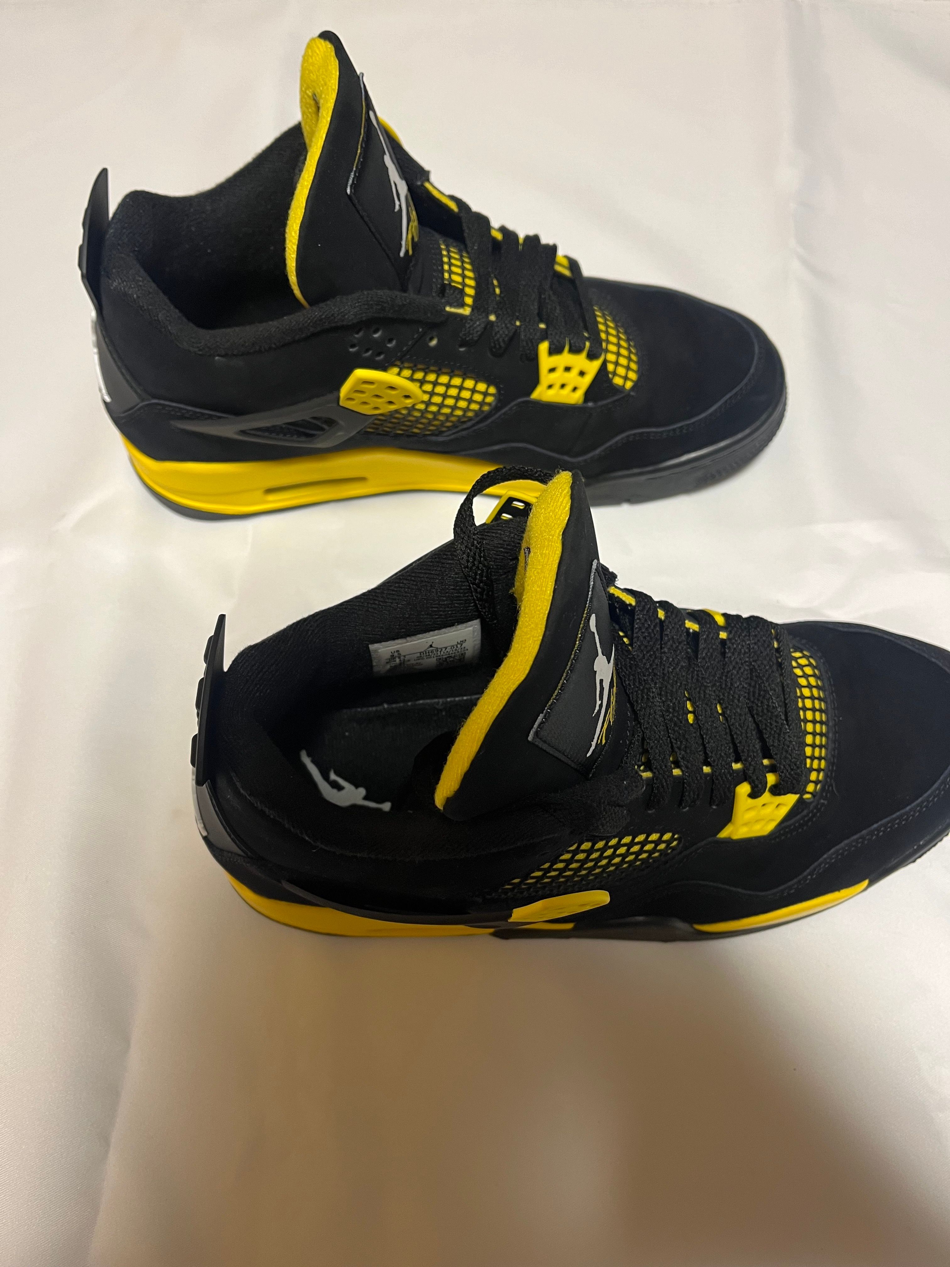 Nike Air Jordan 4 Retro "Thunder"(2023)