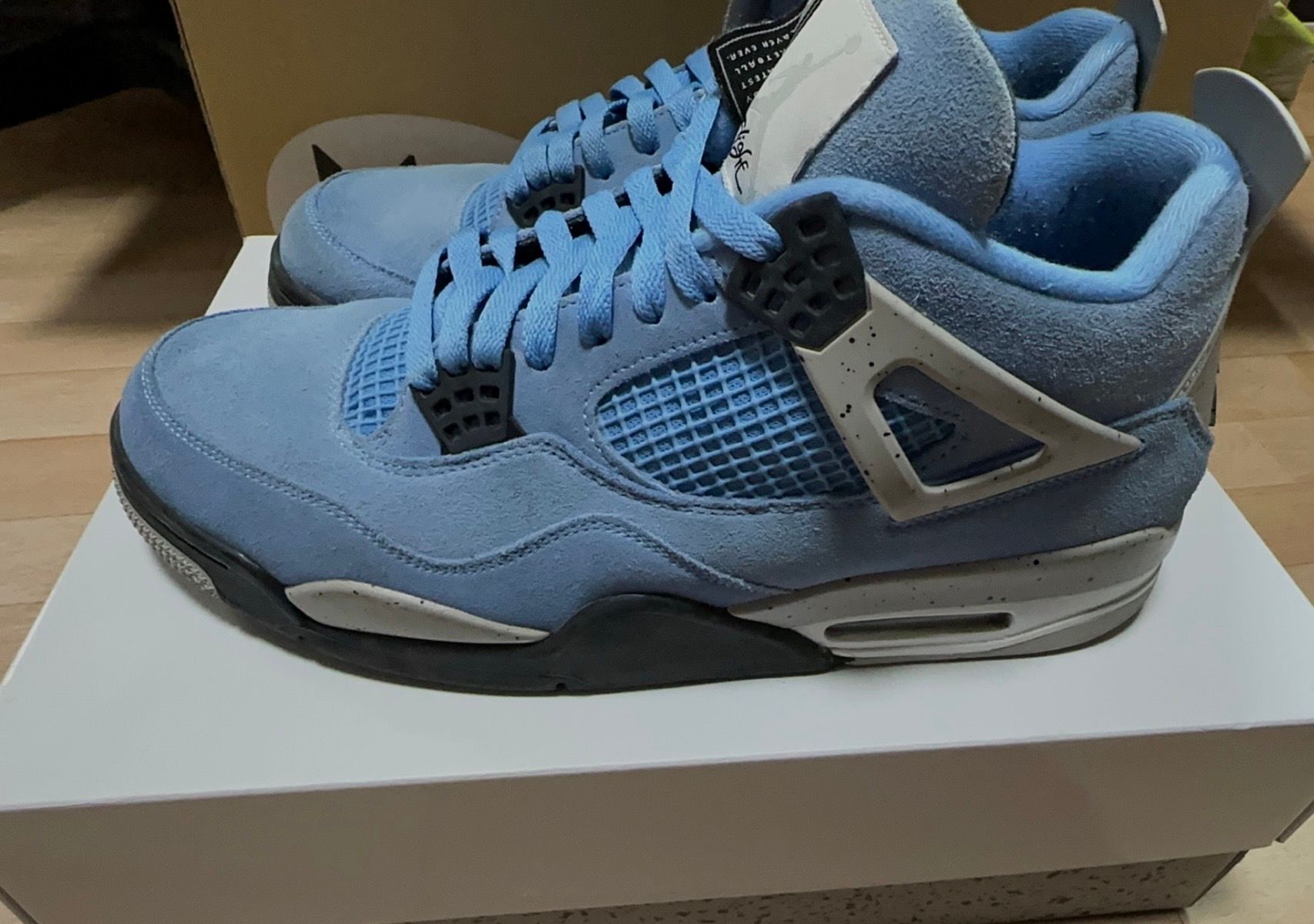 Nike Air Jordan 4 "University Blue"
