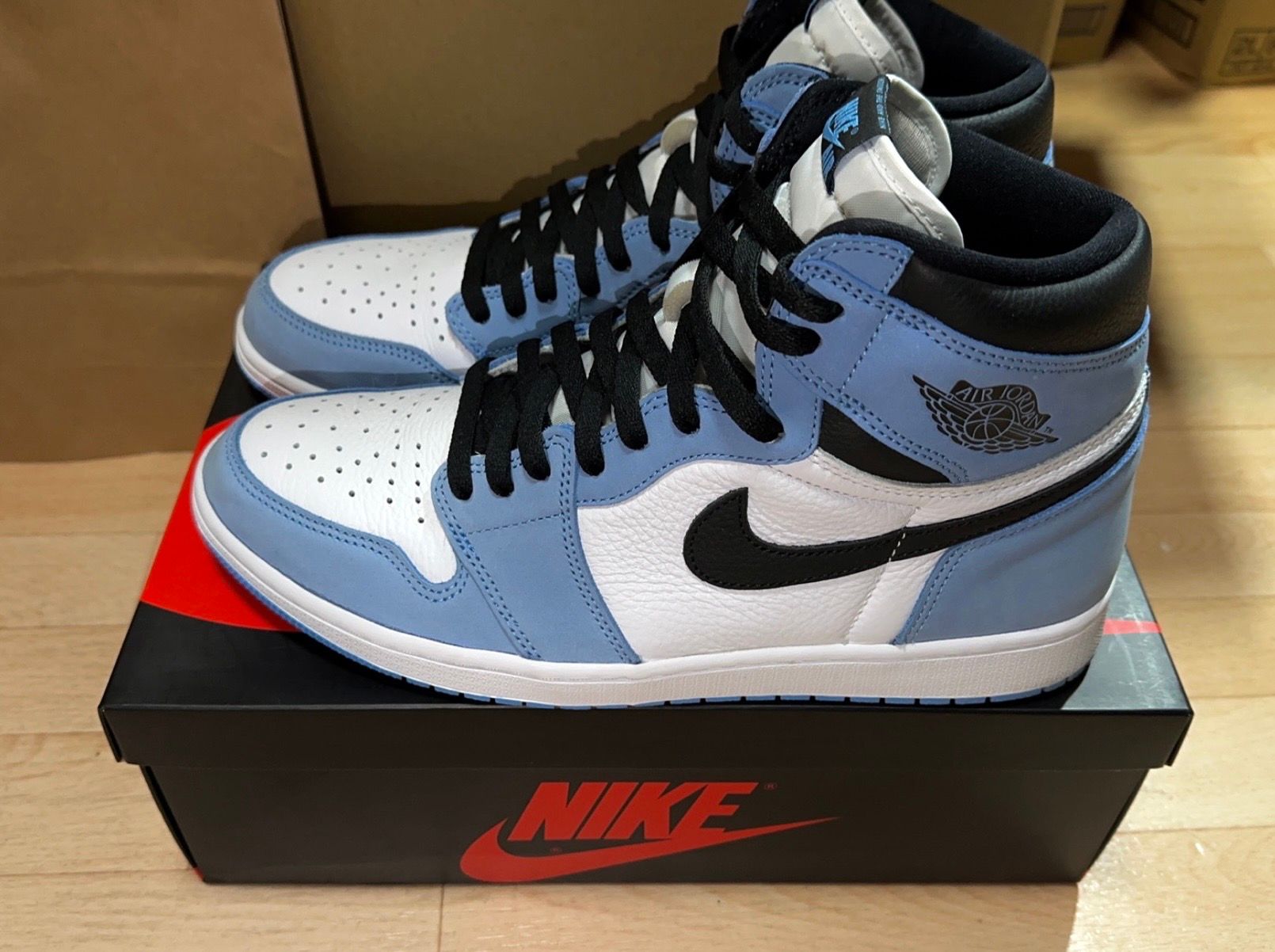 Nike Air Jordan 1 High OG "University Blue"