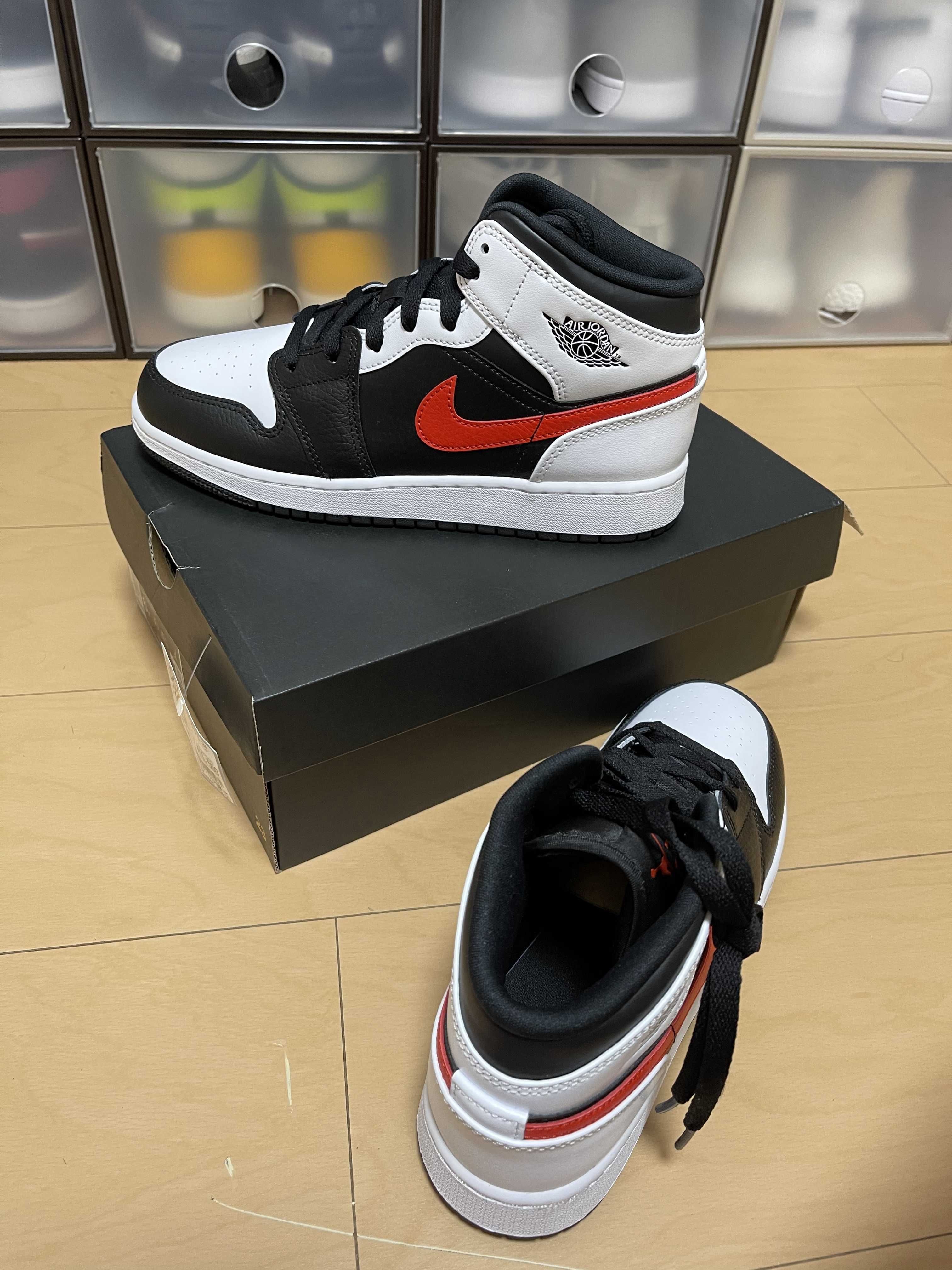 NIKE AIR JORDAN 1 MID GS "BLACK/CHILE RED/WHITE"