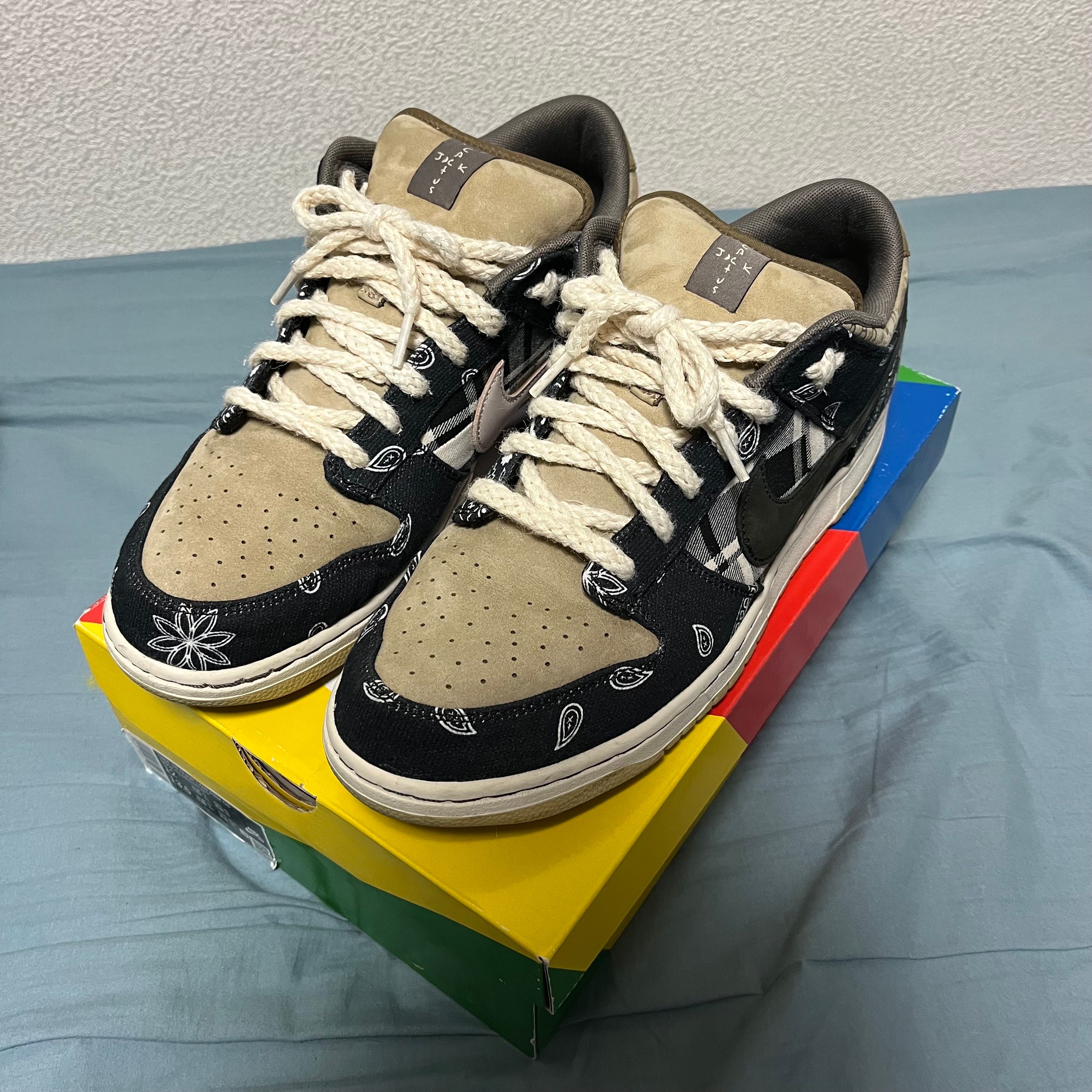 Travis Scott × Nike SB Dunk Low "Black/Parachute Beige"