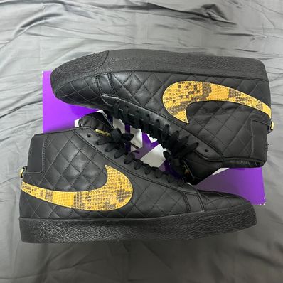 Supreme × Nike SB Blazer Mid "Black"